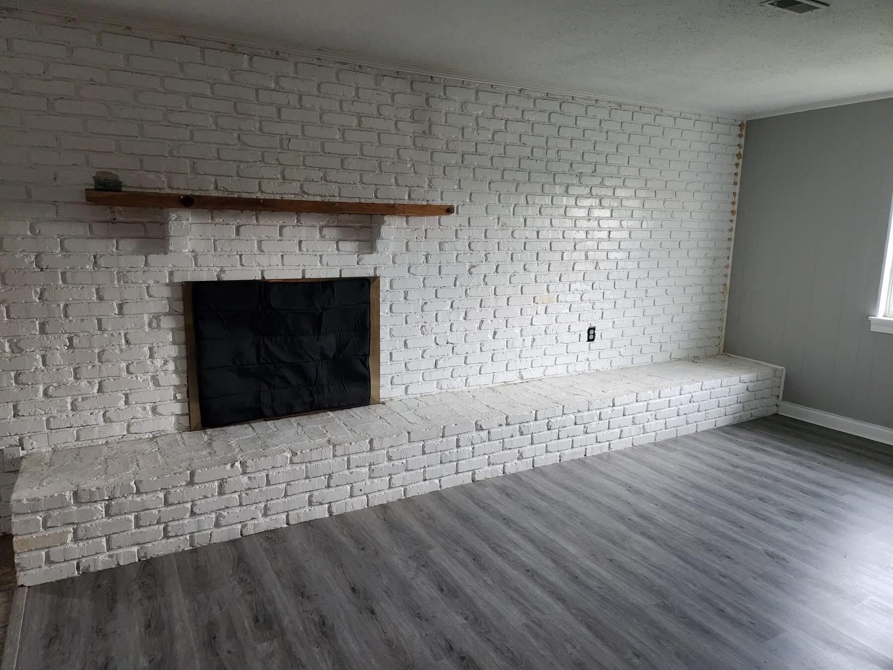 4128 Lost Oaks Drive Property Photo 4