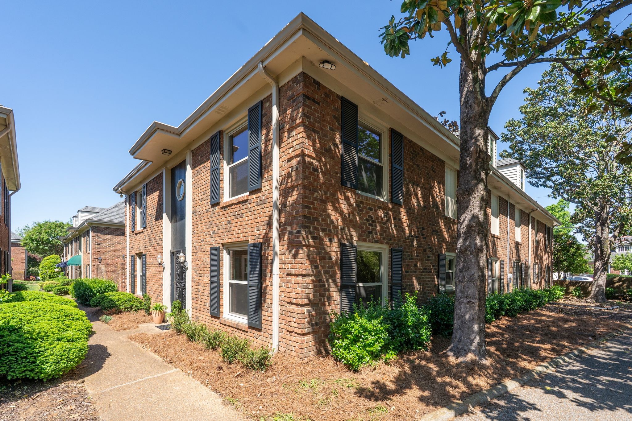 328 Elmington Ave