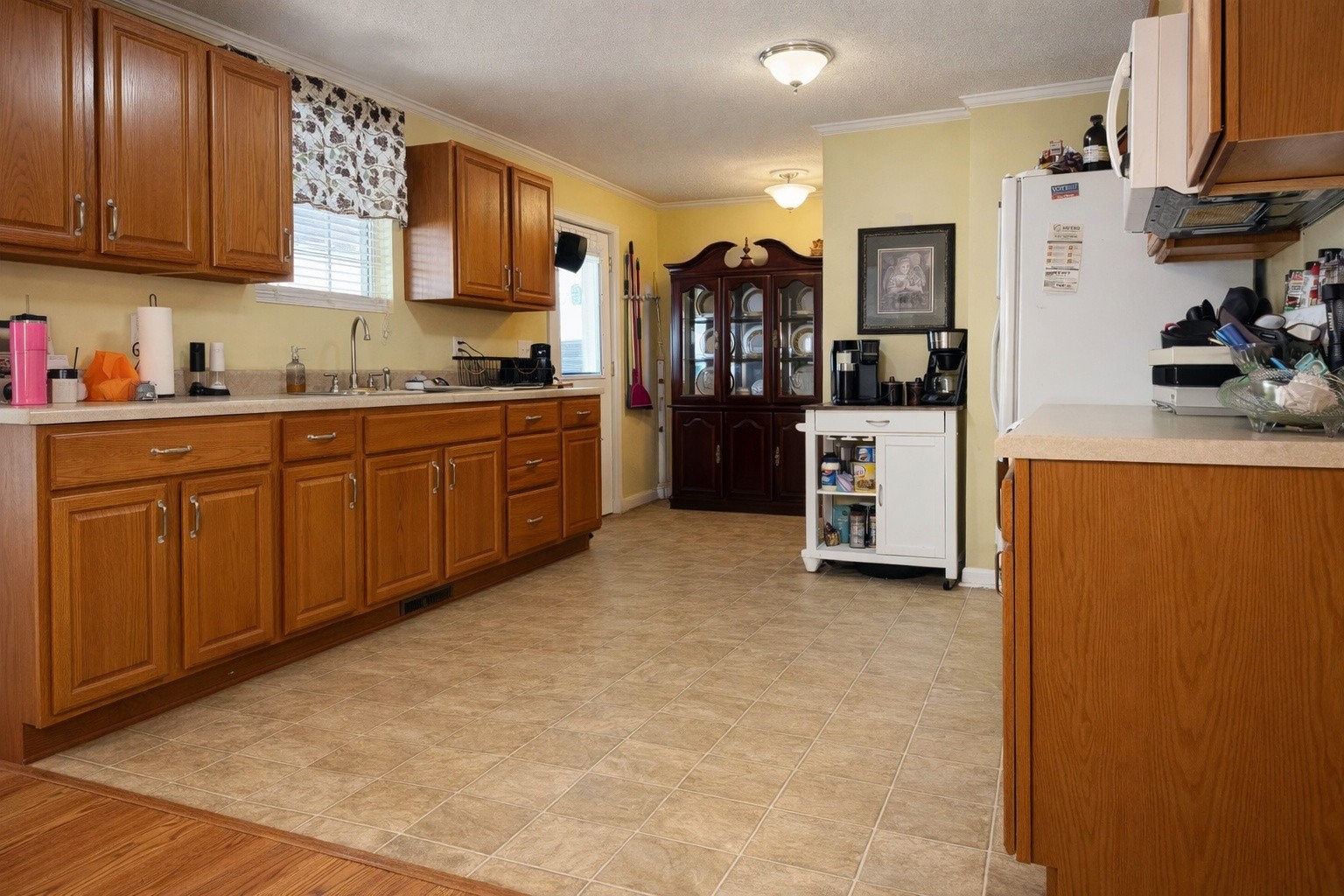 182 Rogers Ln Property Photo 7