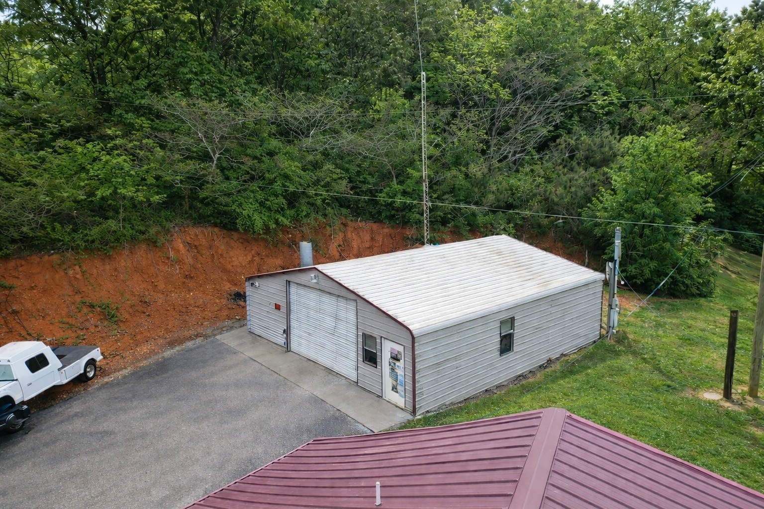 182 Rogers Ln Property Photo 14