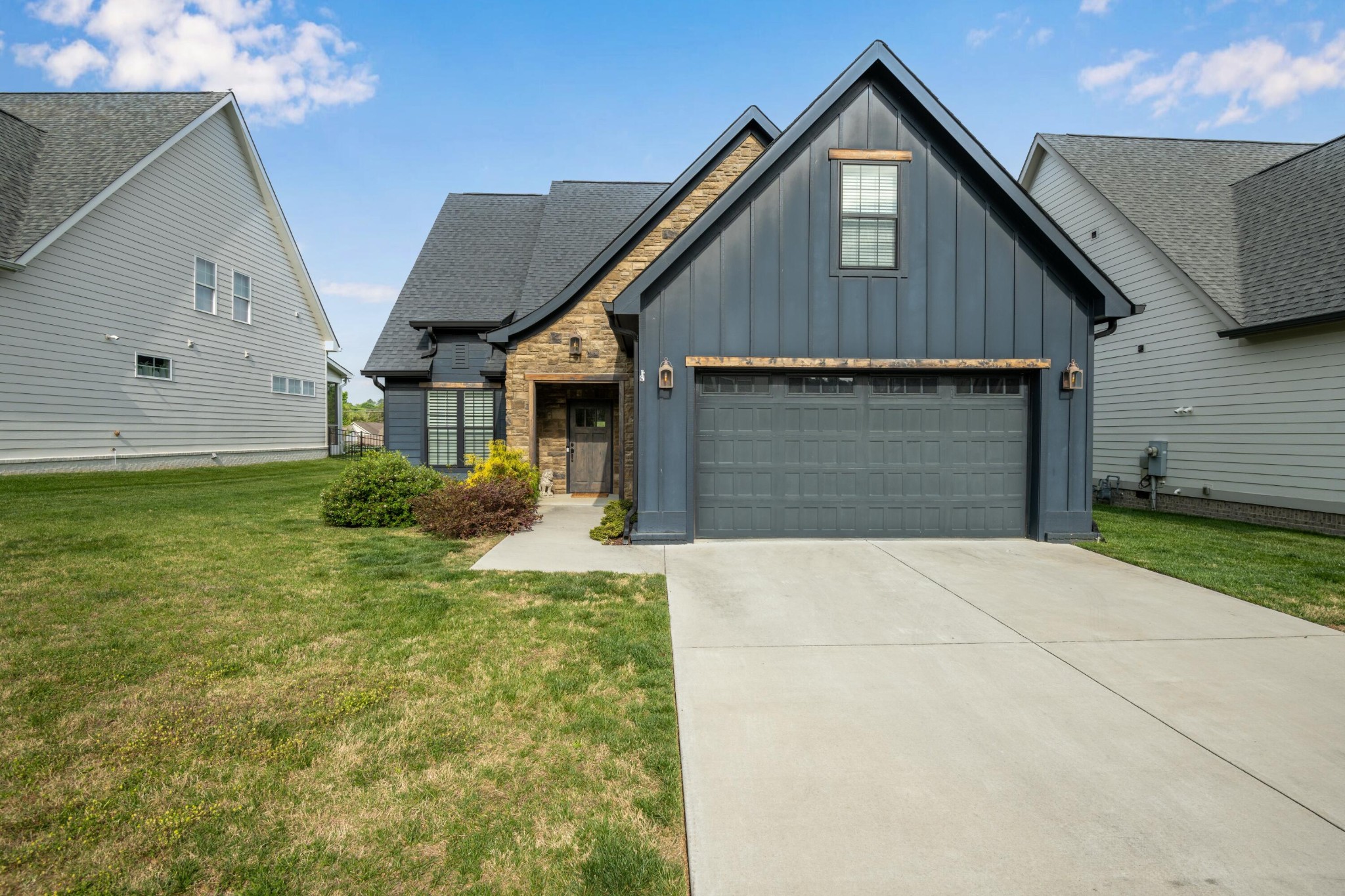 4165 Barnsley Loop Property Photo 3