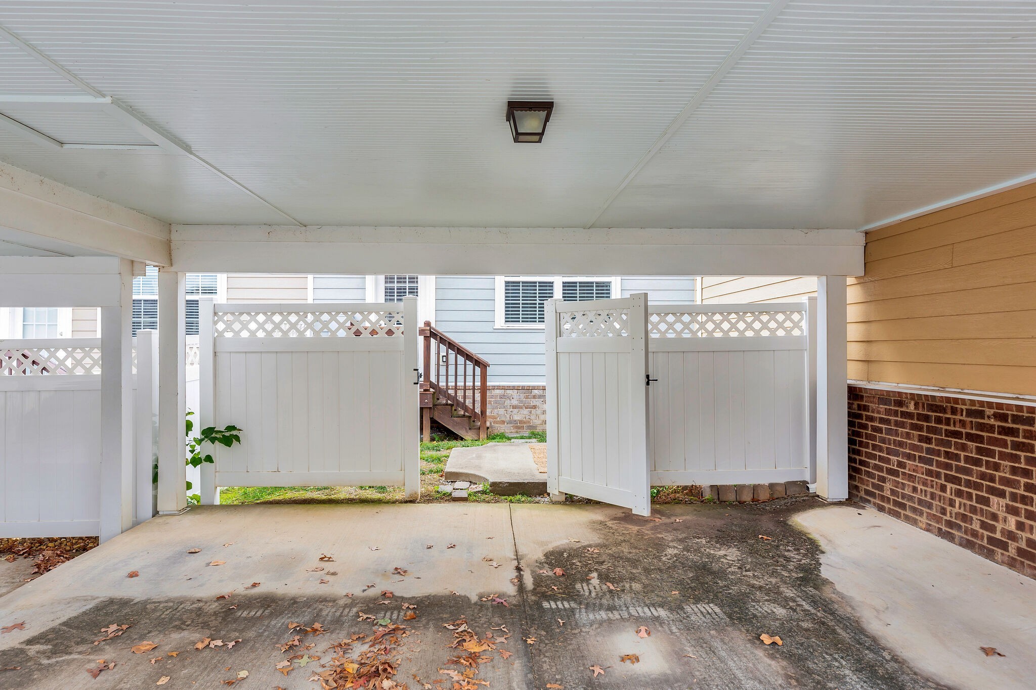 740 Westcott Ln Property Photo 21