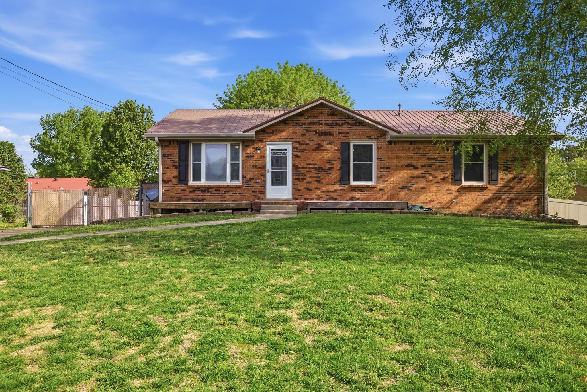 335 Cunningham Ln Property Photo 1