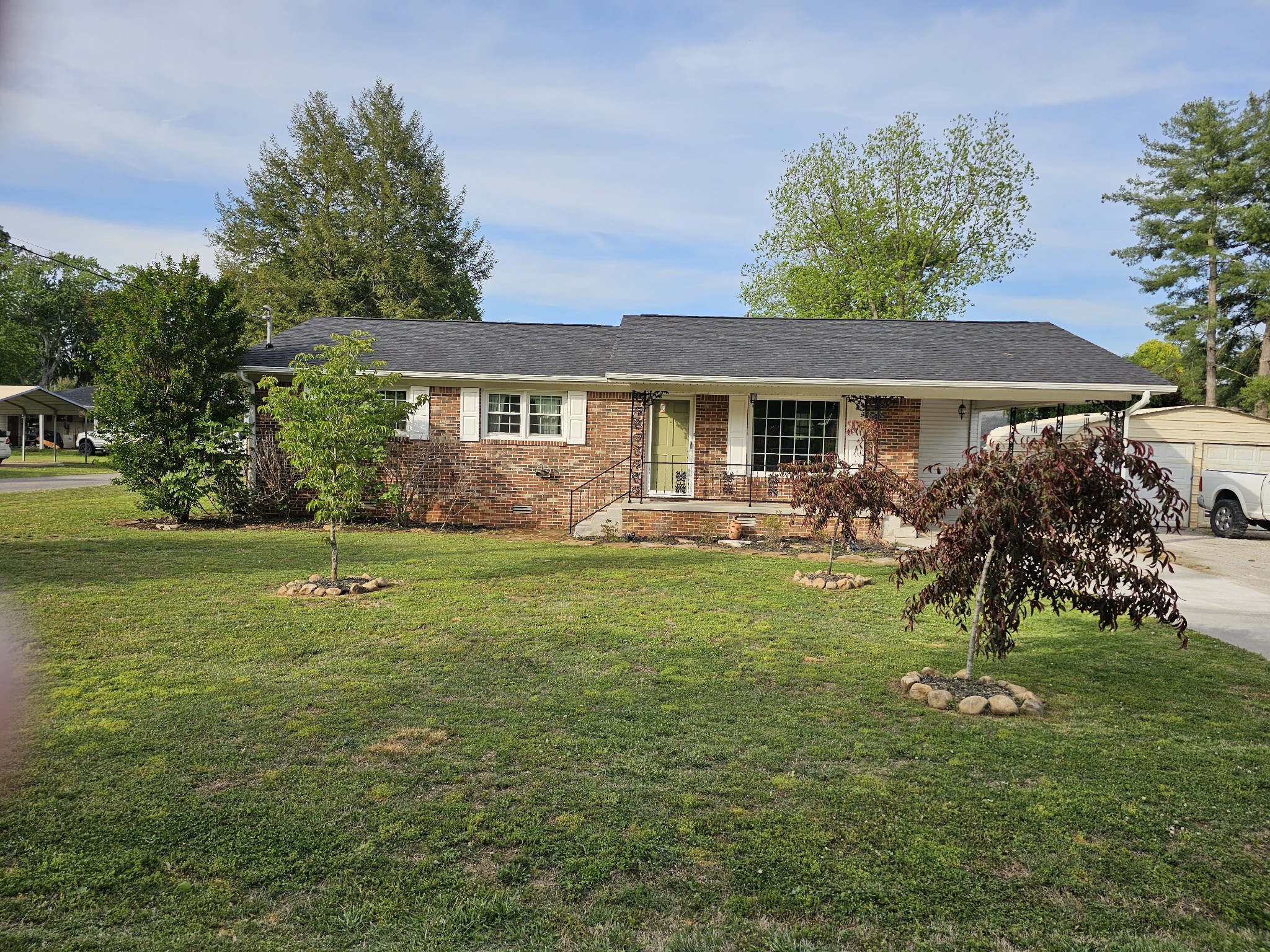 106 Willow St, N Property Photo 1