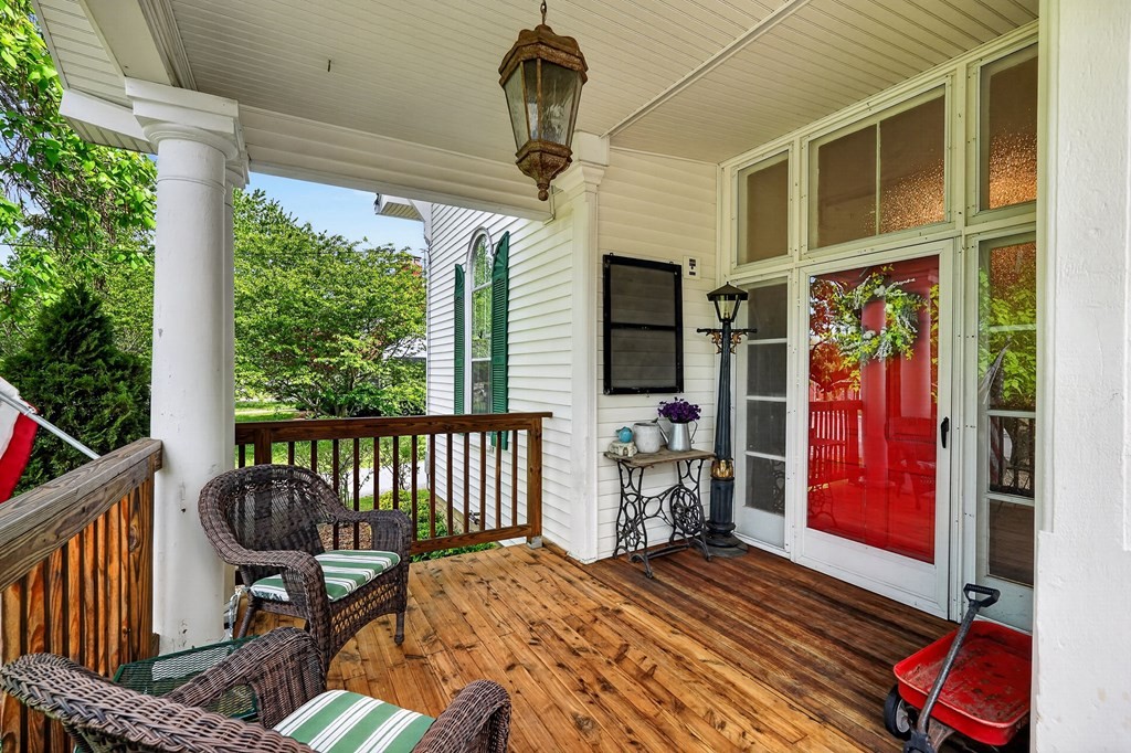 105 Roberts St Property Photo 4