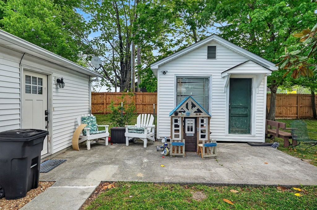 105 Roberts St Property Photo 38
