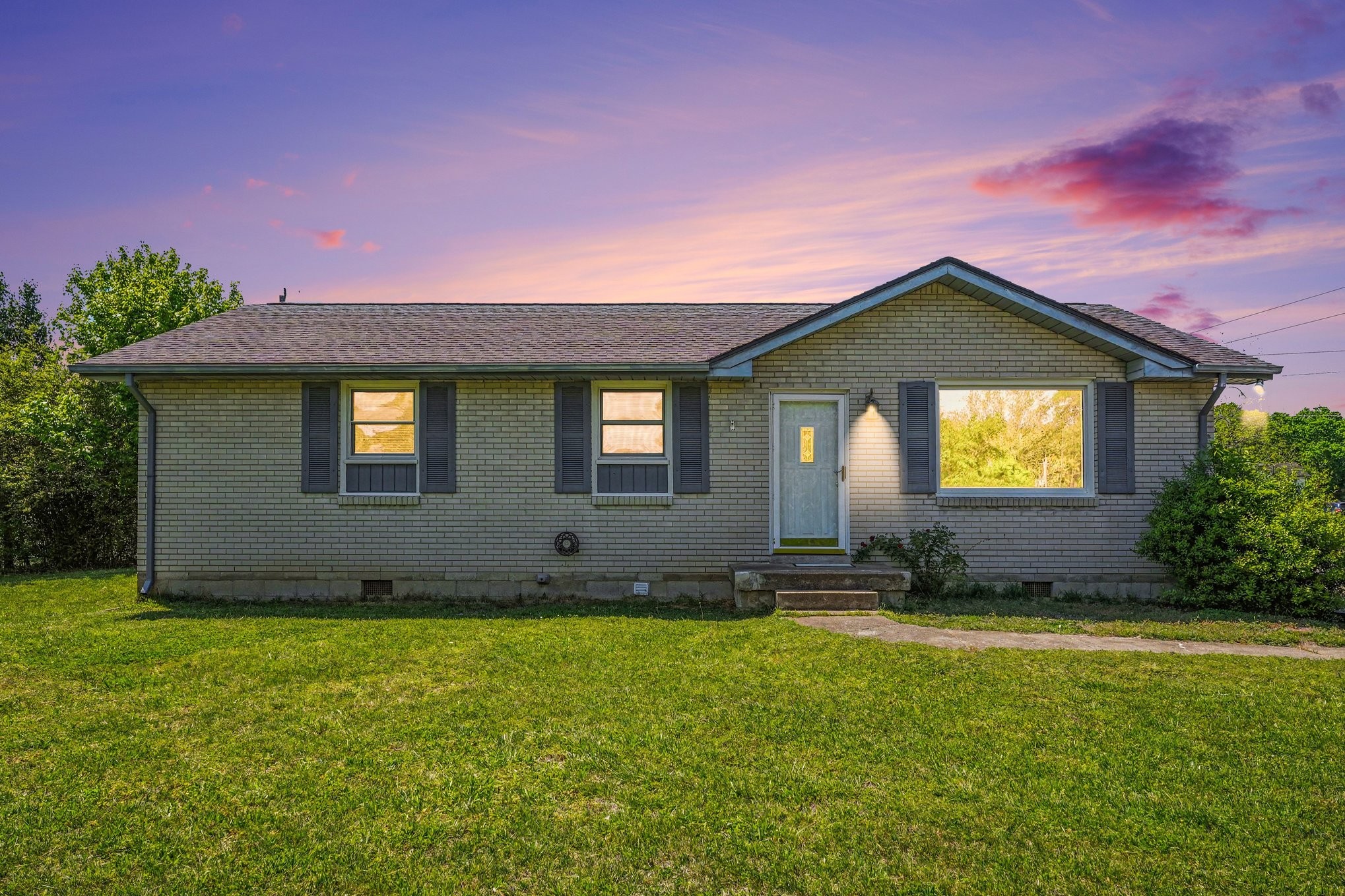 1404 Alton Dr Property Photo 1
