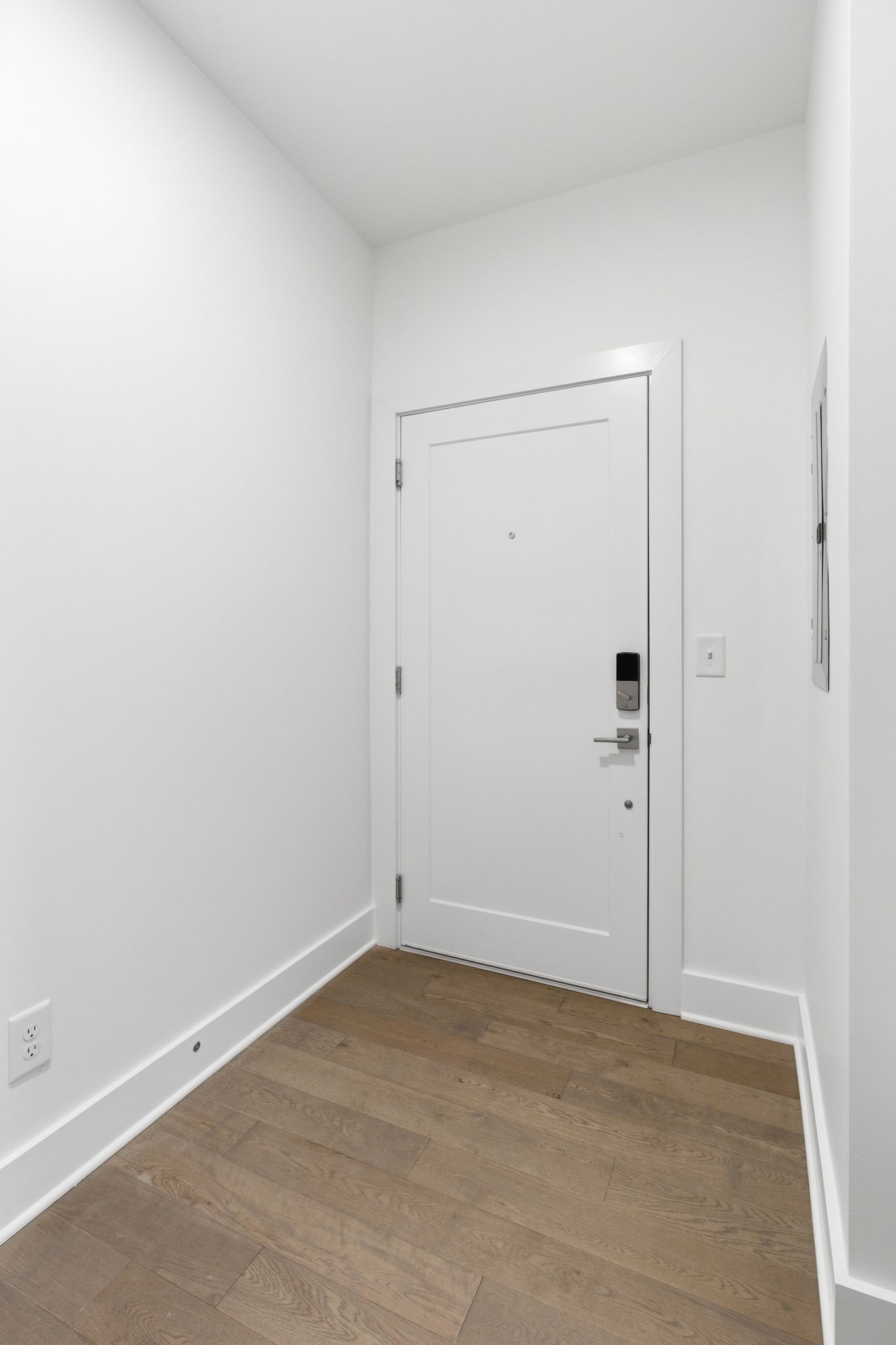 1041 E Trinity Ln Property Photo 24