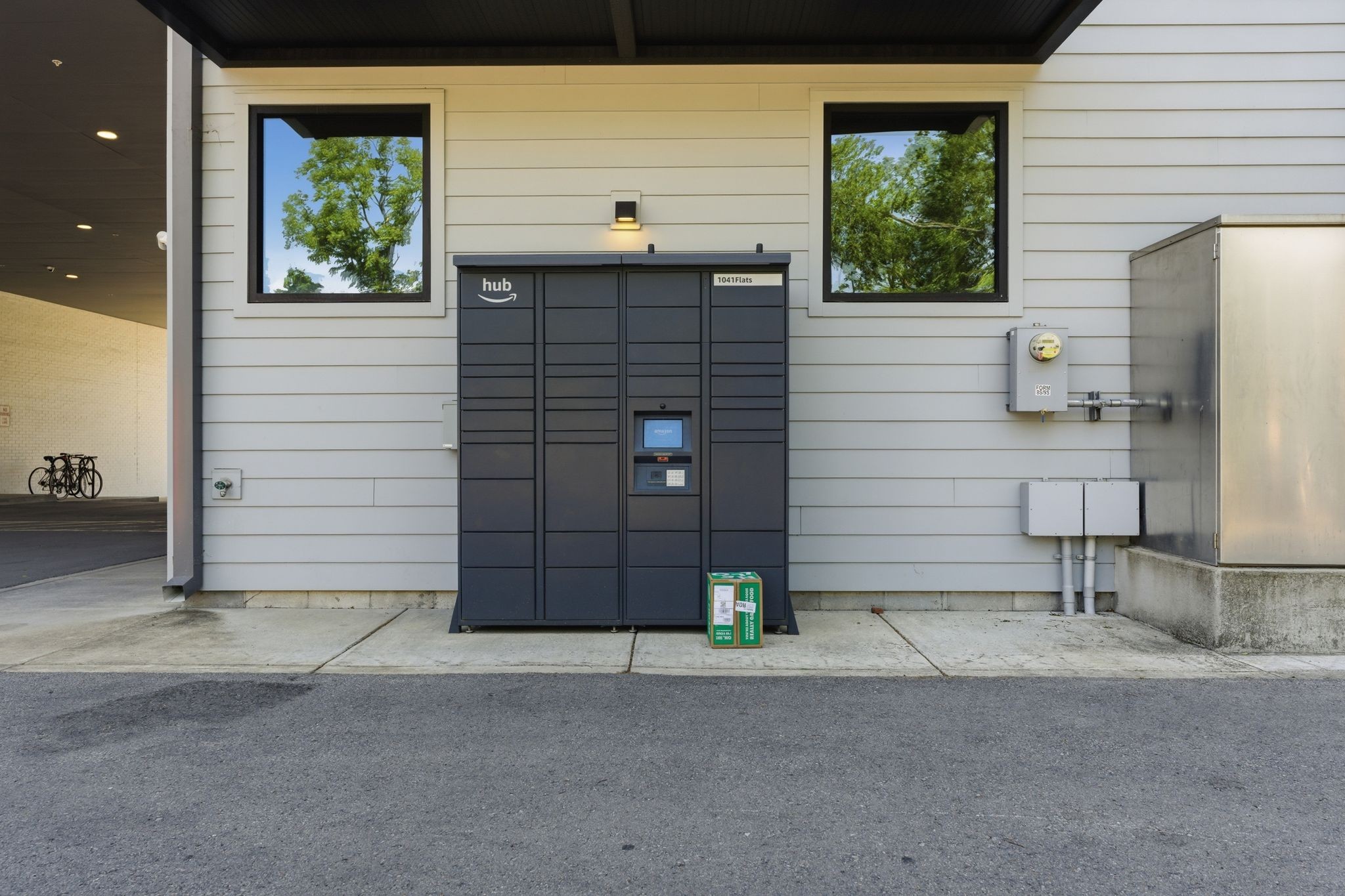 1041 E Trinity Ln Property Photo 46