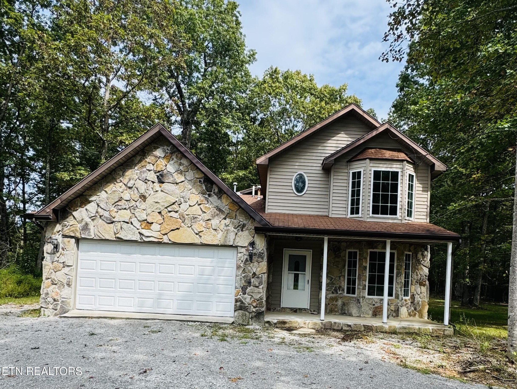 9301 Hondo Drive Property Photo 1