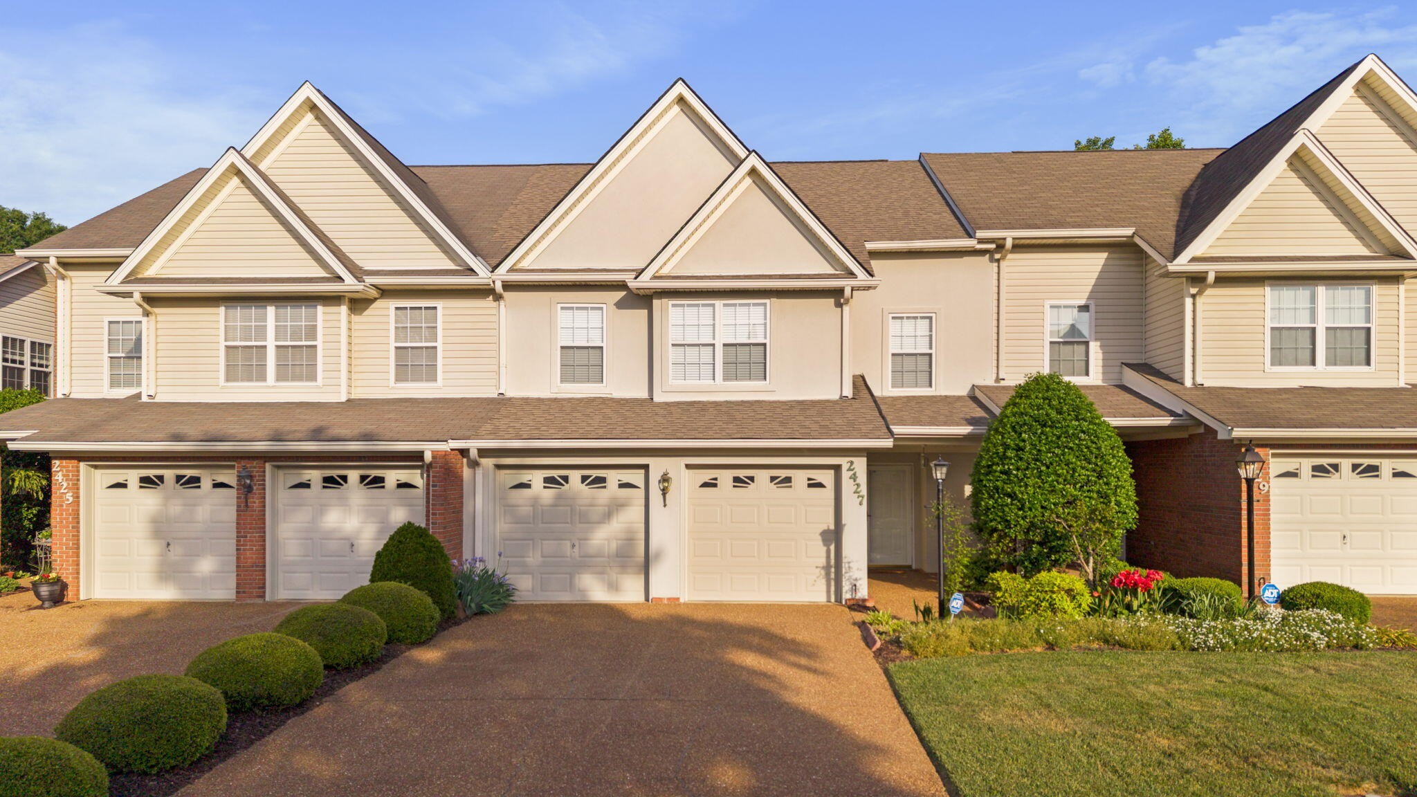 2427 Queens Lace Trail Property Photo 1