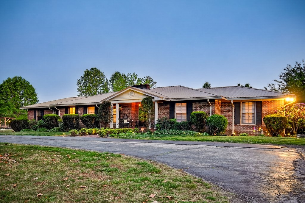 843 W Bockman Way Property Photo 3