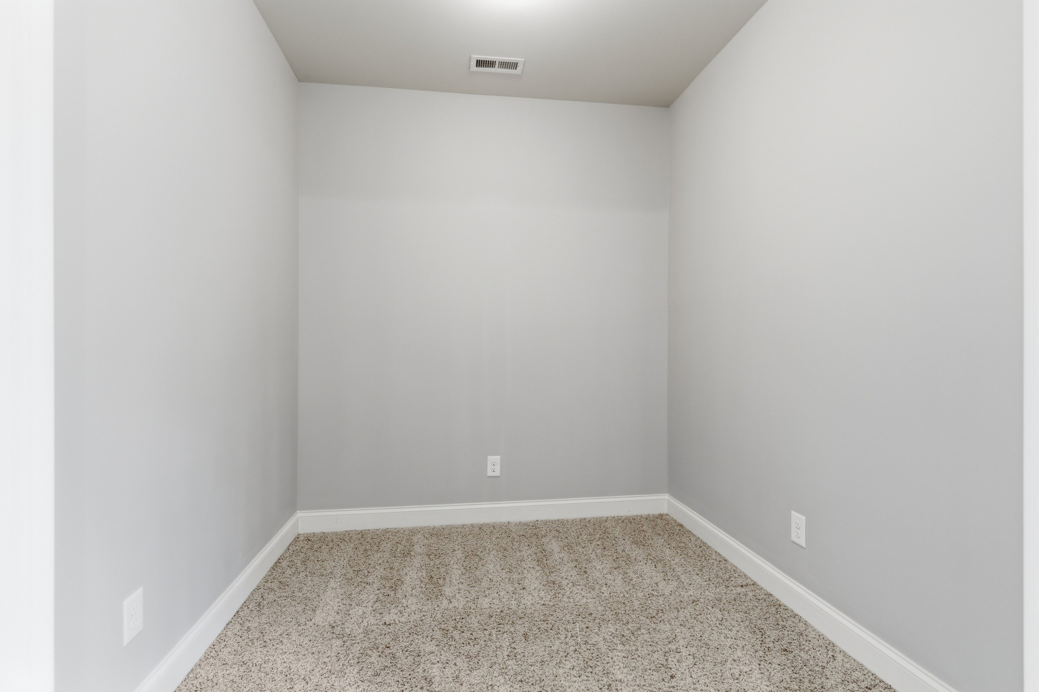 1024 Redmond Ct Property Photo 33