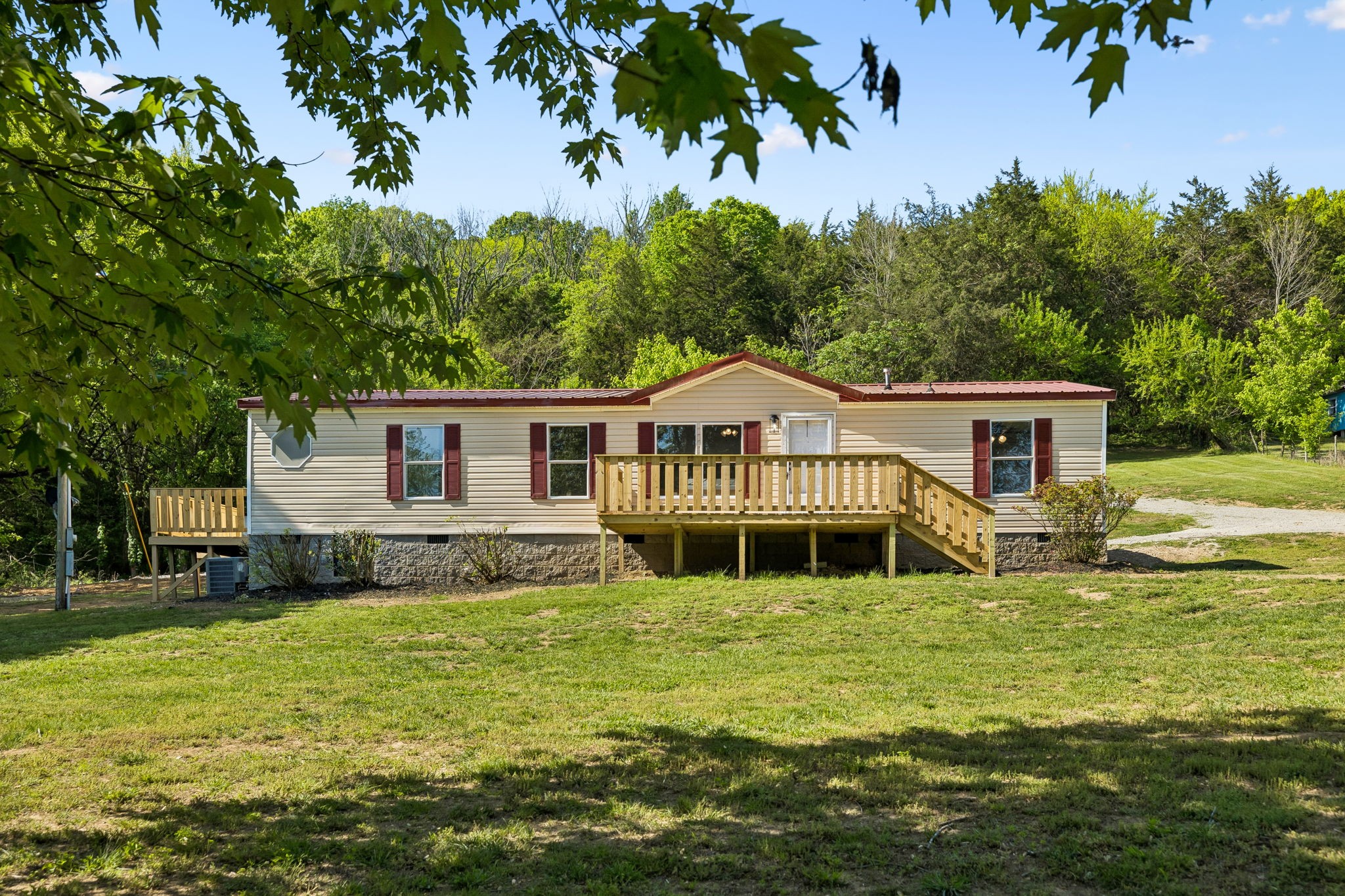 1085 Hawkins Branch Rd Property Photo 1