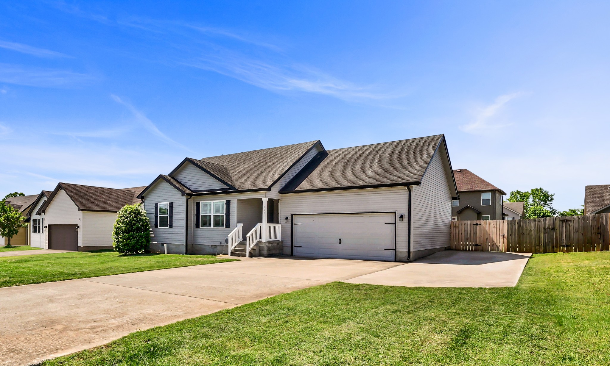 584 Tracy Ln