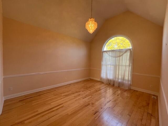 2327 Glennridge Rd Property Photo 10