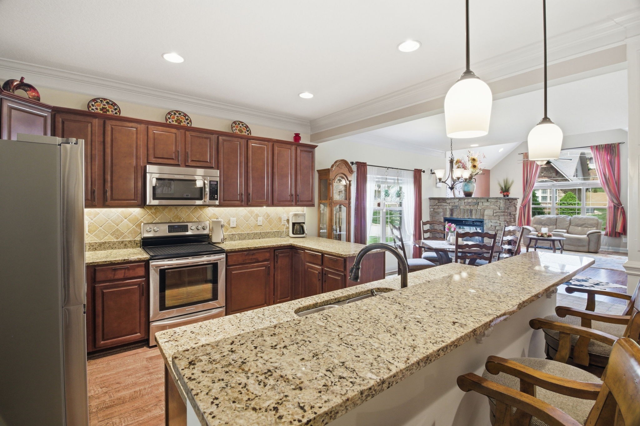 8309 Shoregate Ln Property Photo 11