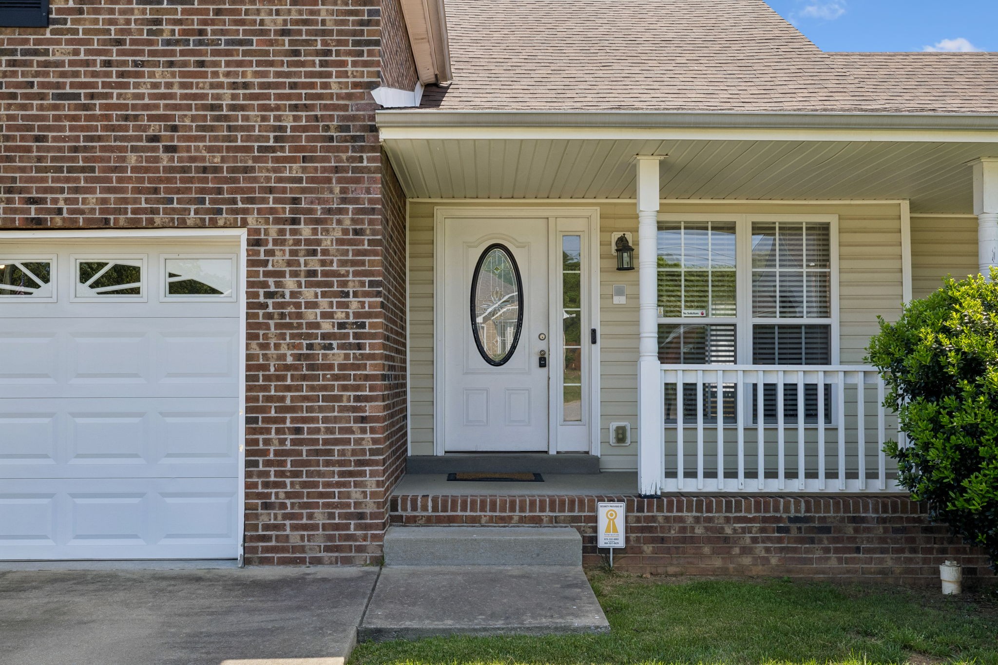 688 Fallbrook Ln Property Photo 4