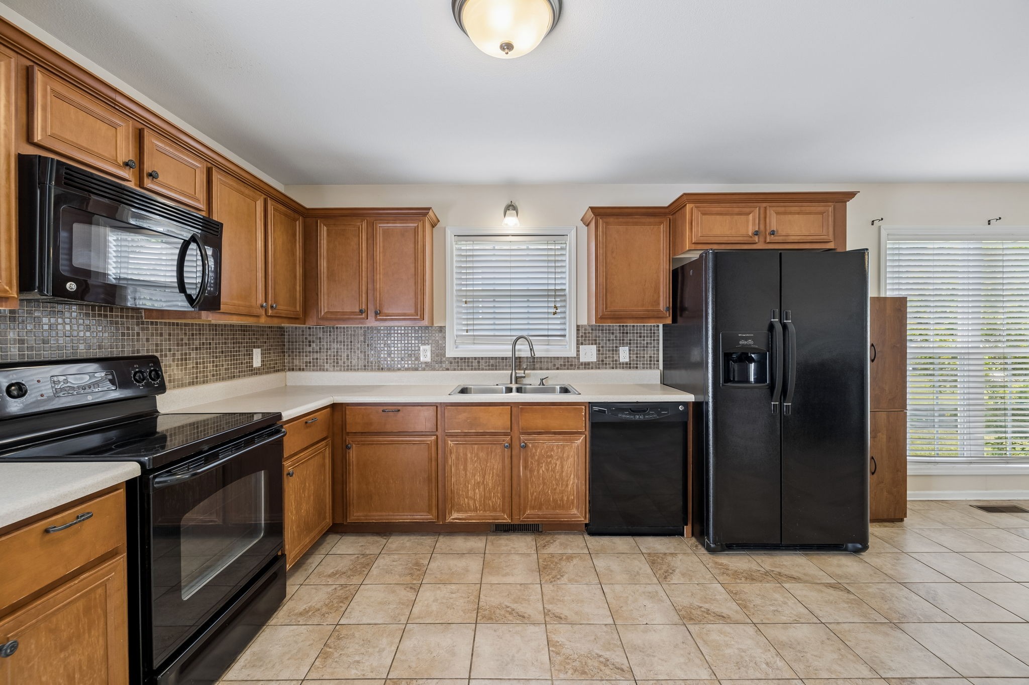 688 Fallbrook Ln Property Photo 10