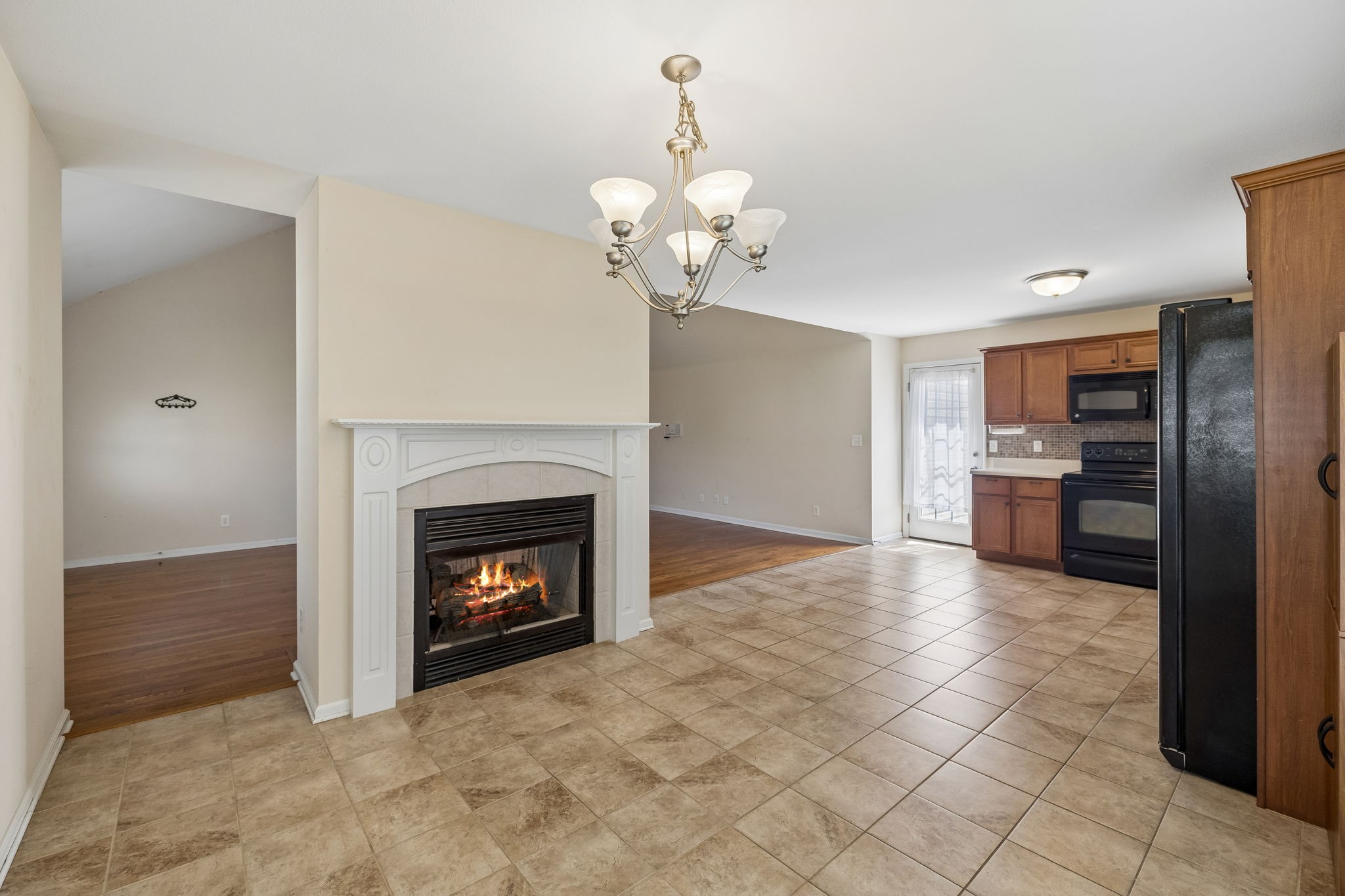 688 Fallbrook Ln Property Photo 15