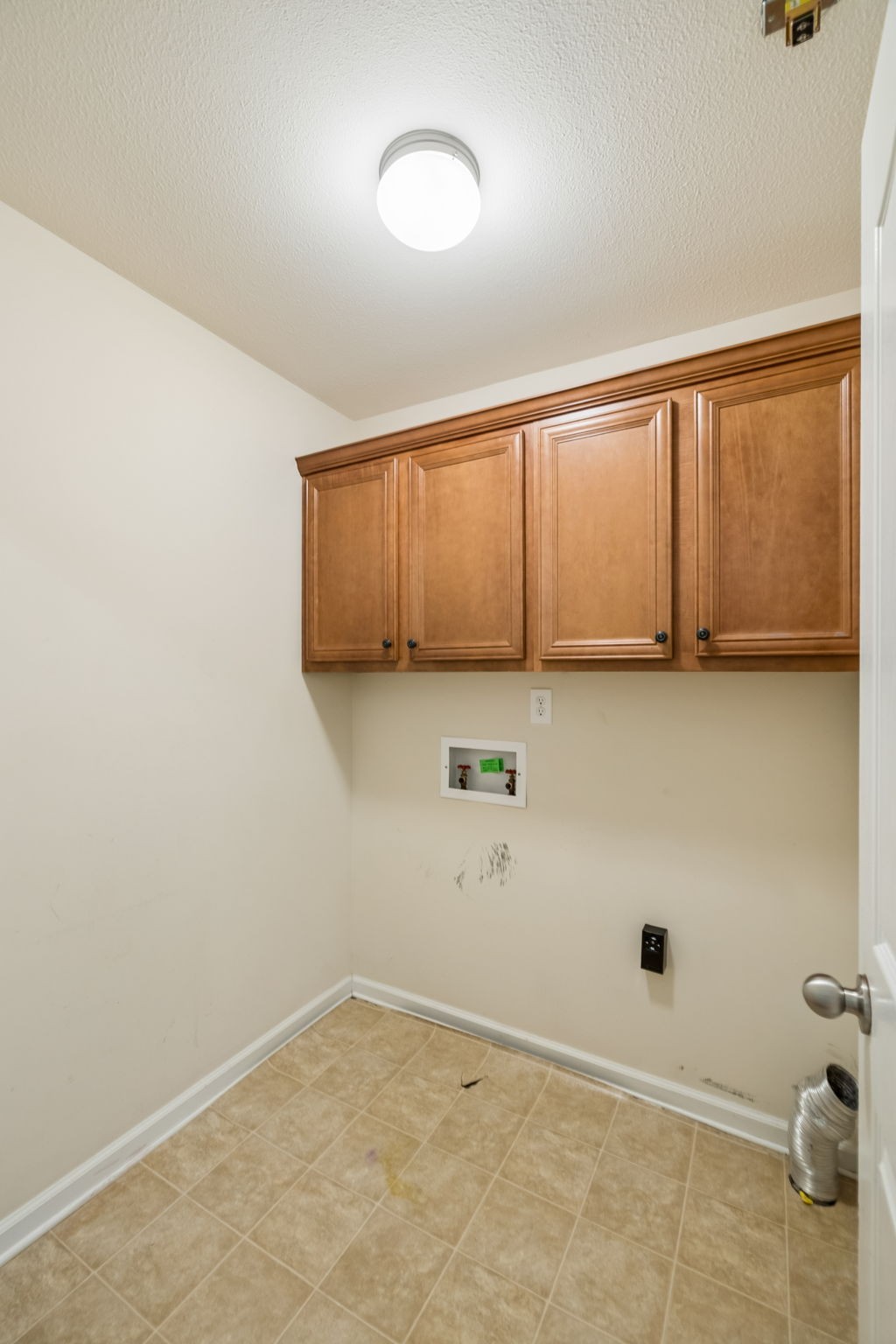 688 Fallbrook Ln Property Photo 19