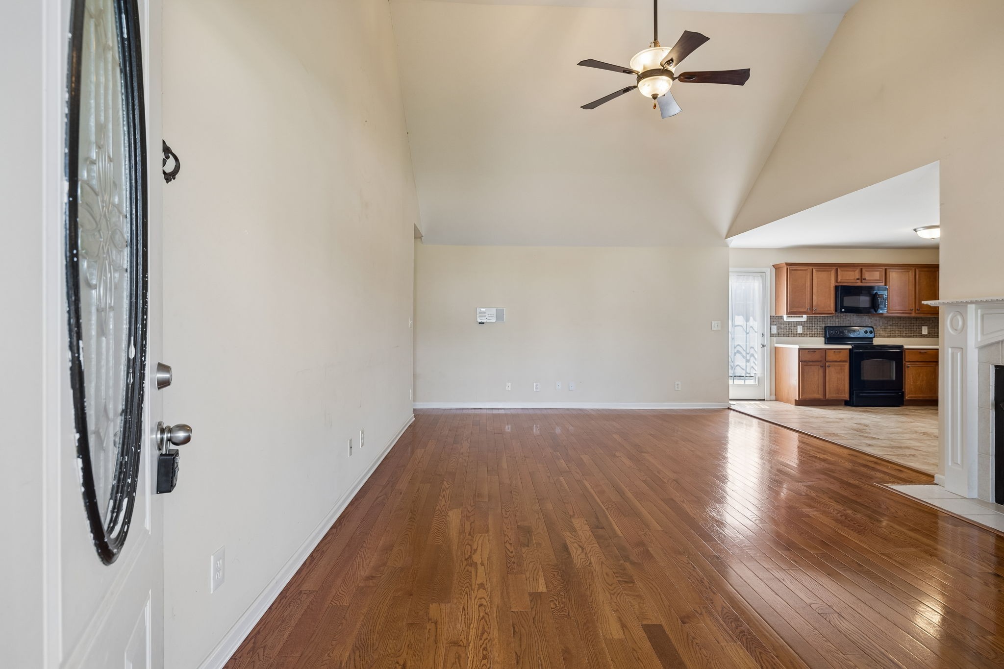 688 Fallbrook Ln Property Photo 20
