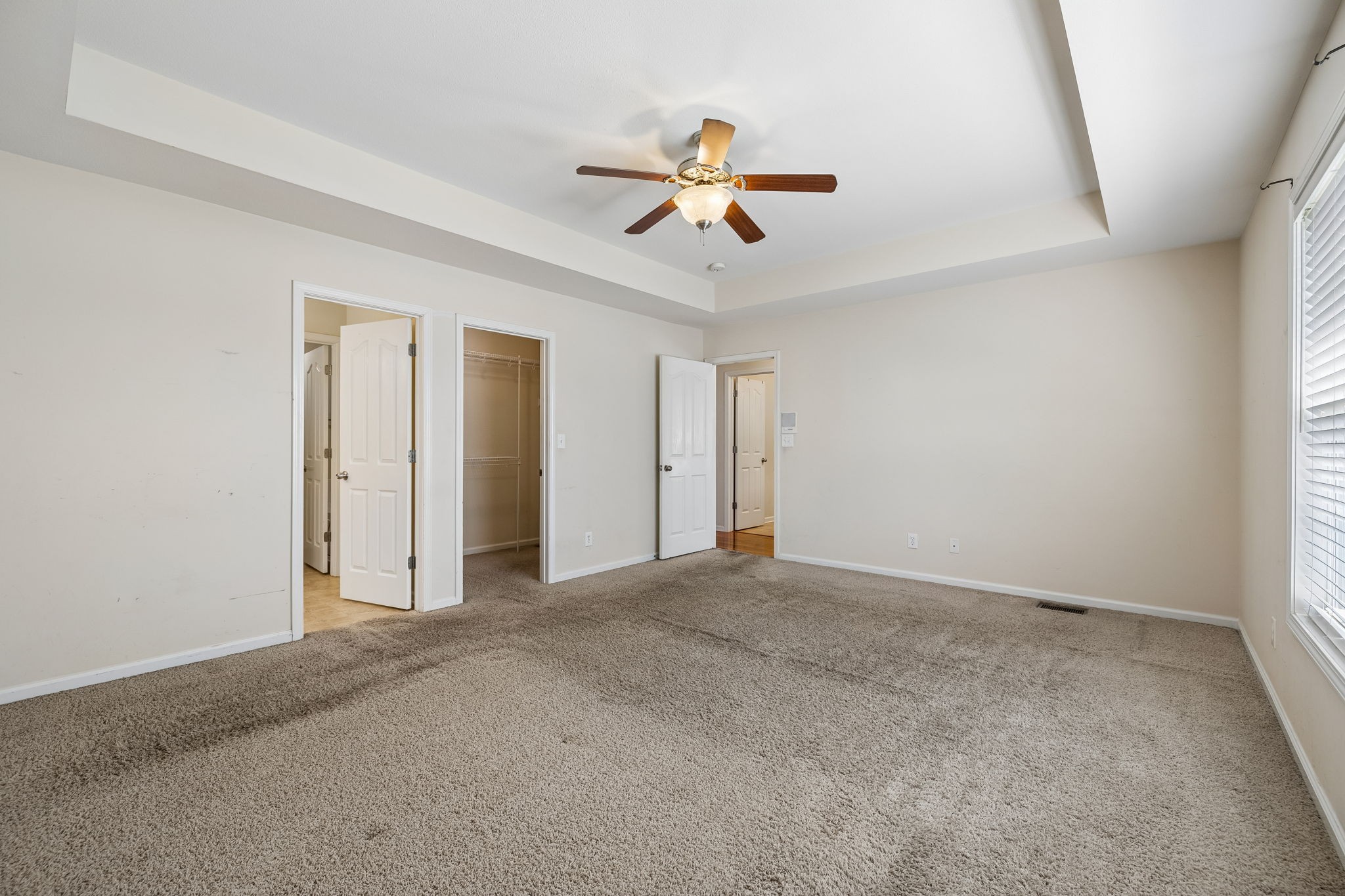 688 Fallbrook Ln Property Photo 31