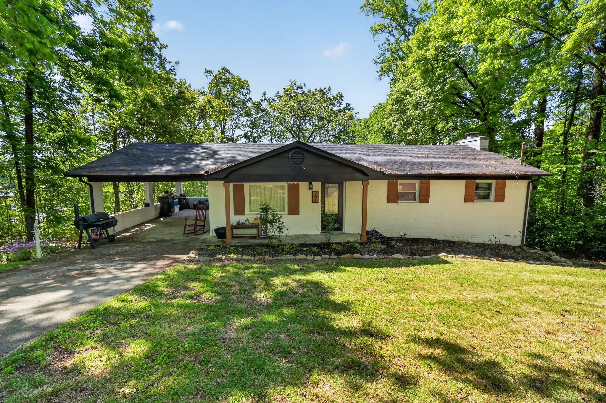 201 Sequoyah Dr Property Photo 1