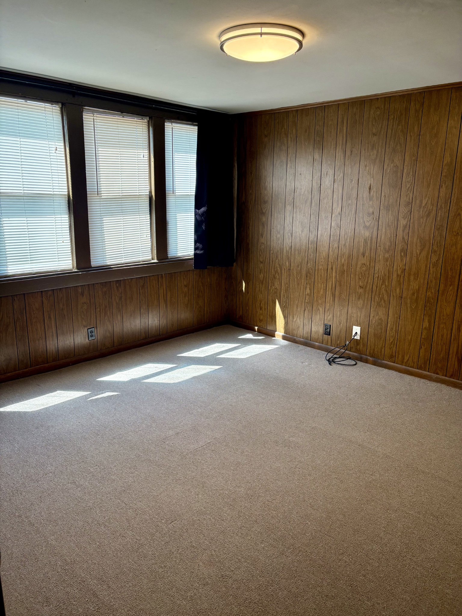 118 N Spring St Property Photo 2