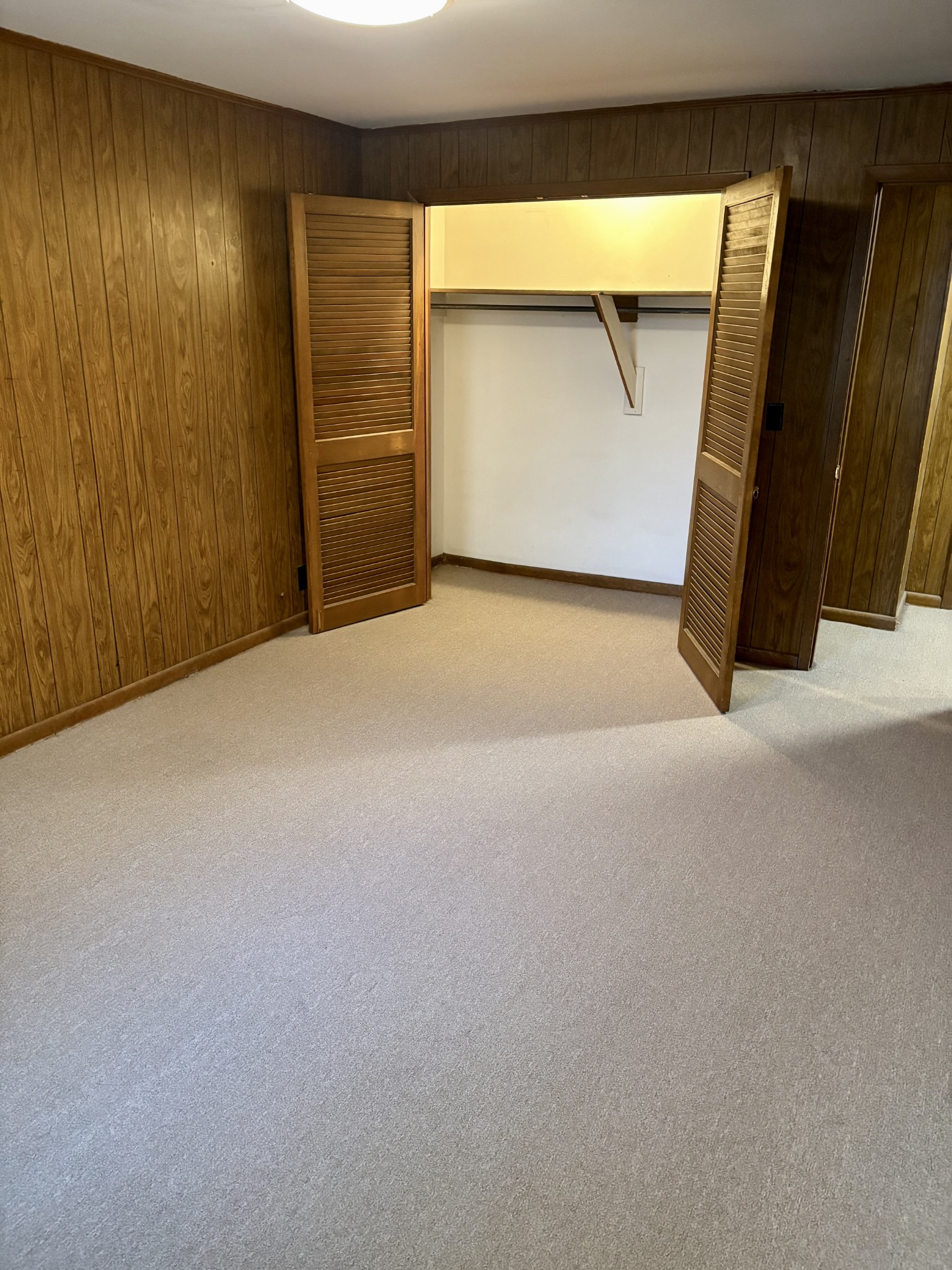 118 N Spring St Property Photo 8