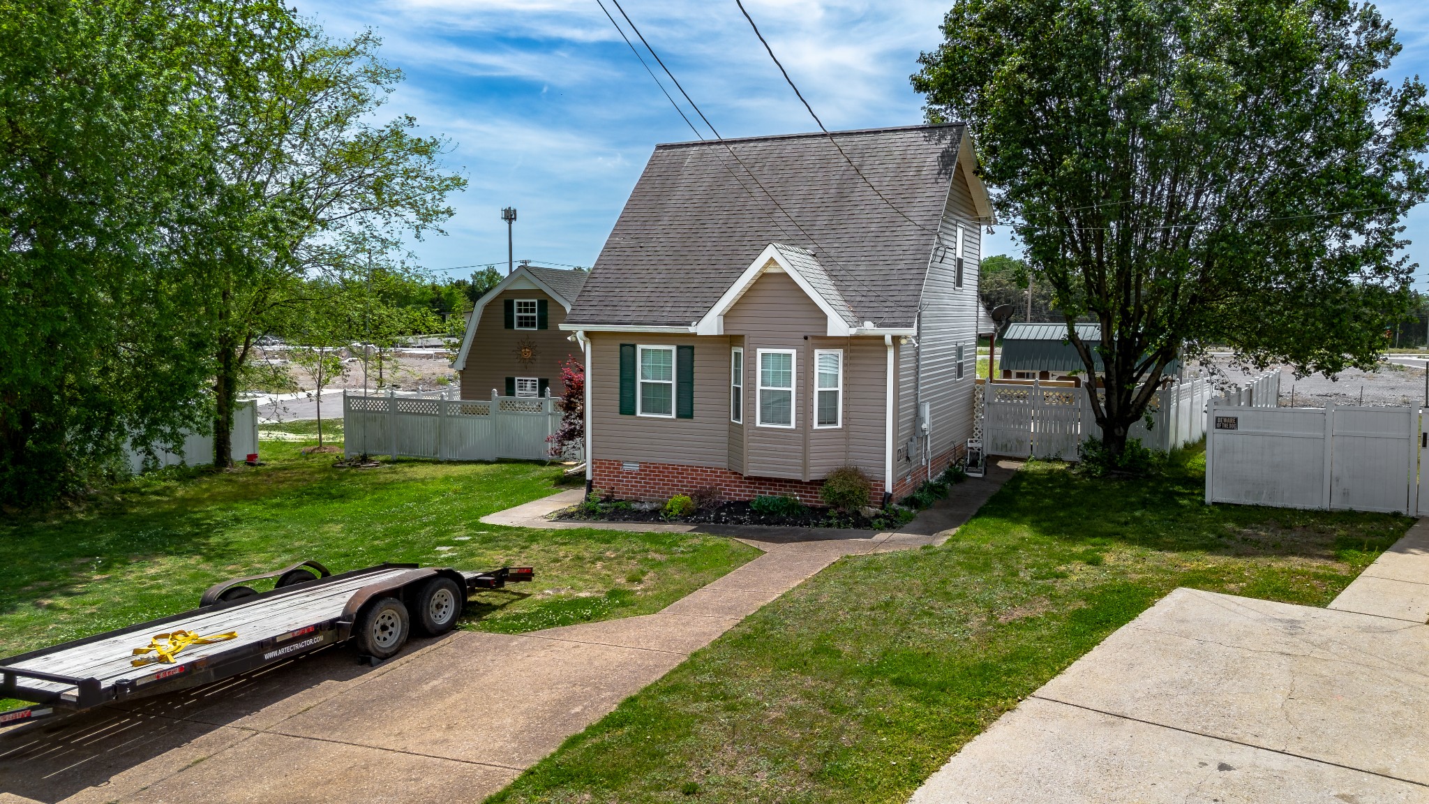 200 Westlynn Dr Property Photo 3