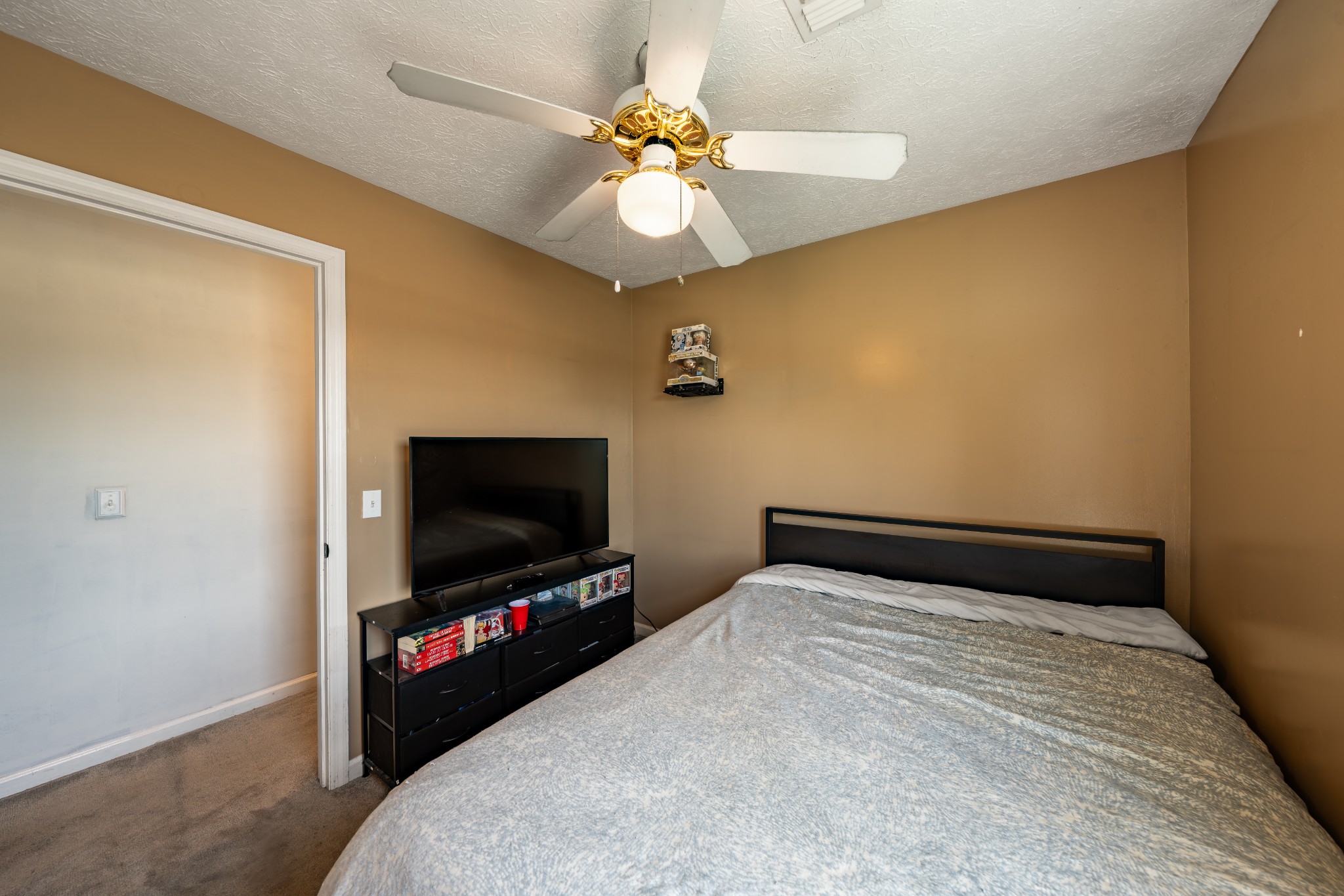 200 Westlynn Dr Property Photo 21