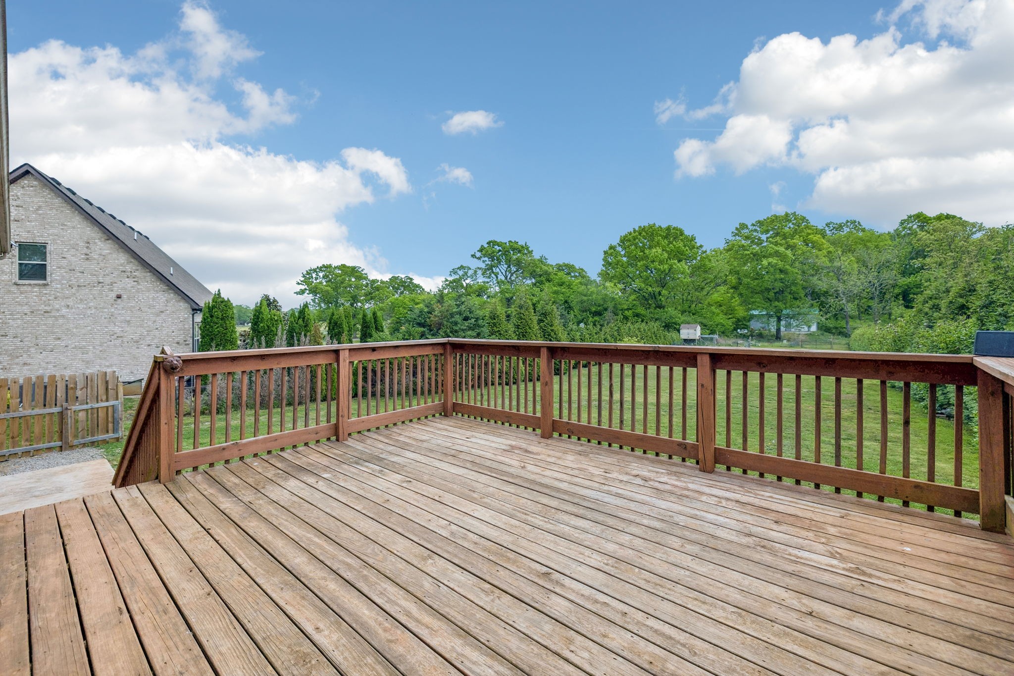592 Twin Oak Dr Property Photo 36