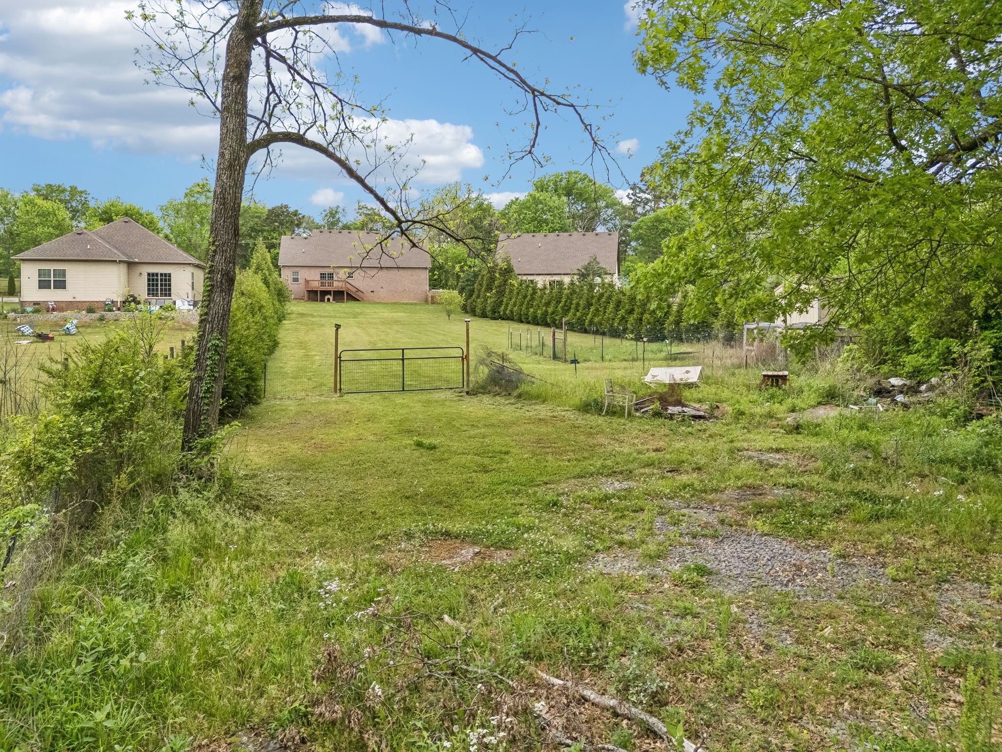 592 Twin Oak Dr Property Photo 48