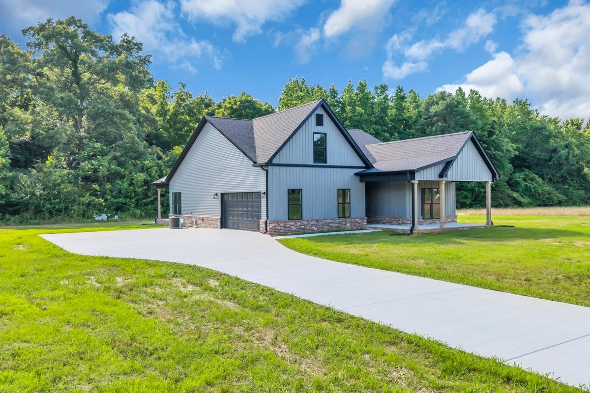 2728 Bains Rd Property Photo 1