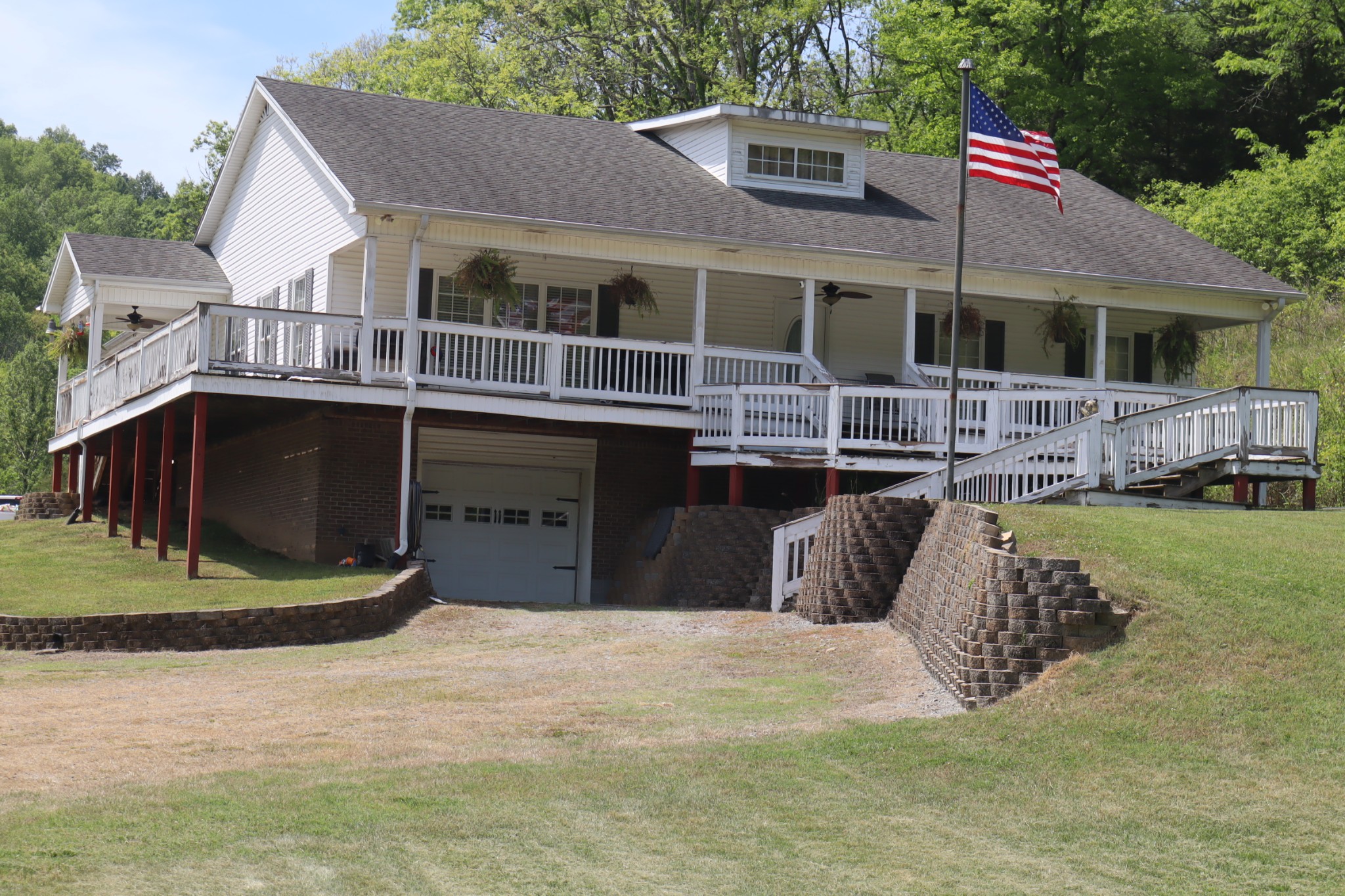 341 Pumpkin Hollow Rd Property Photo 1