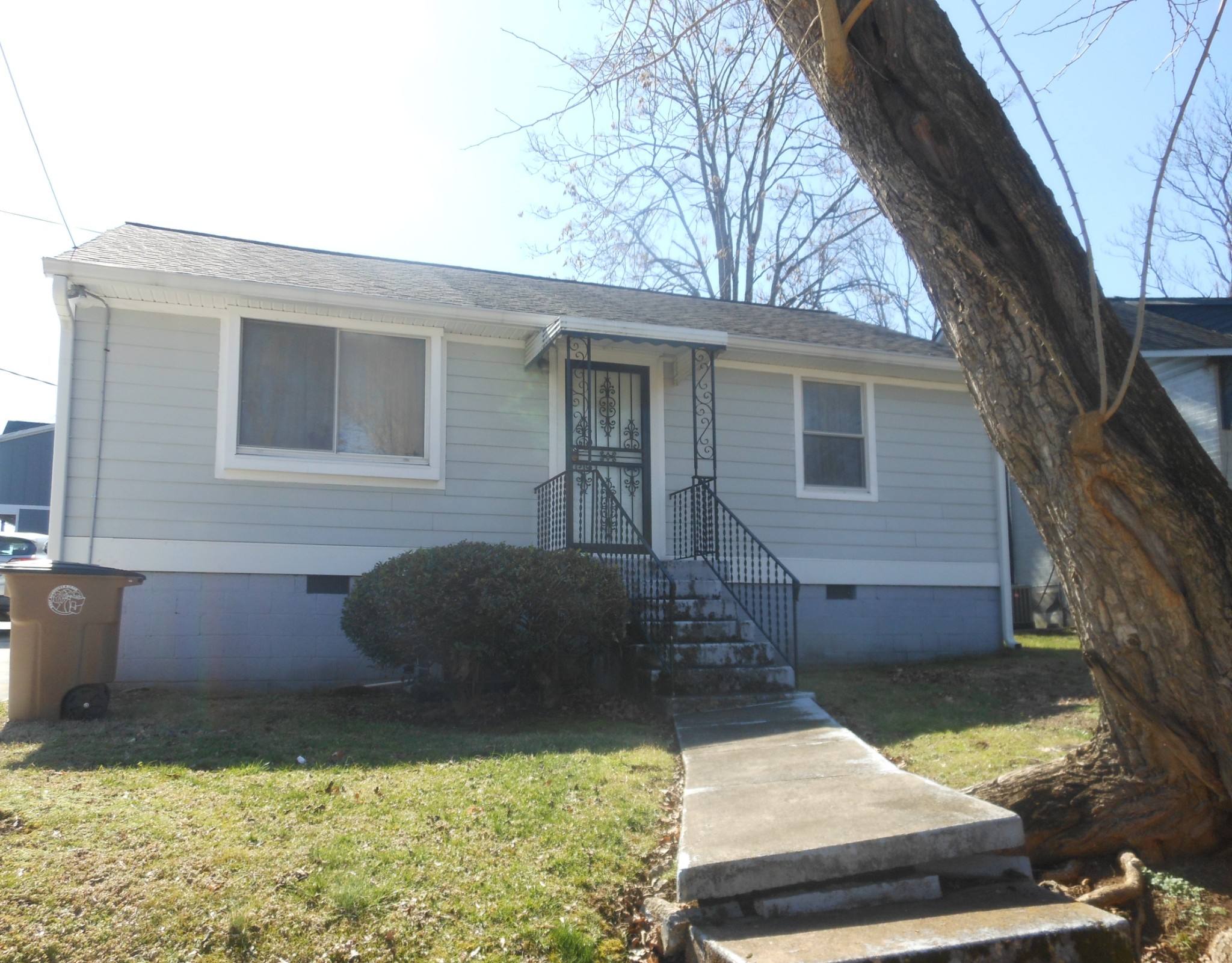 2103 Osage St Property Photo 1