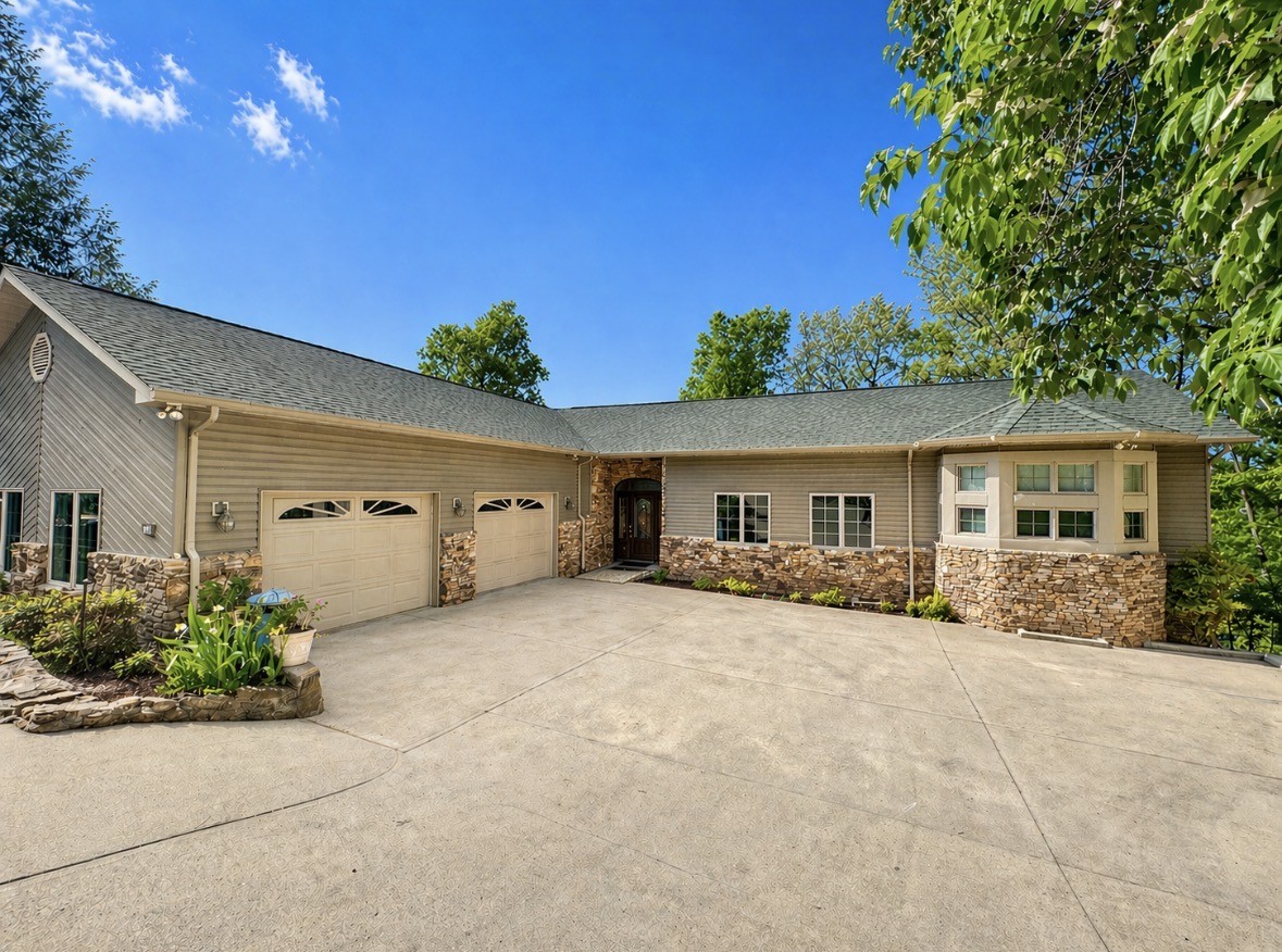 43 Markham Ter Property Photo 1