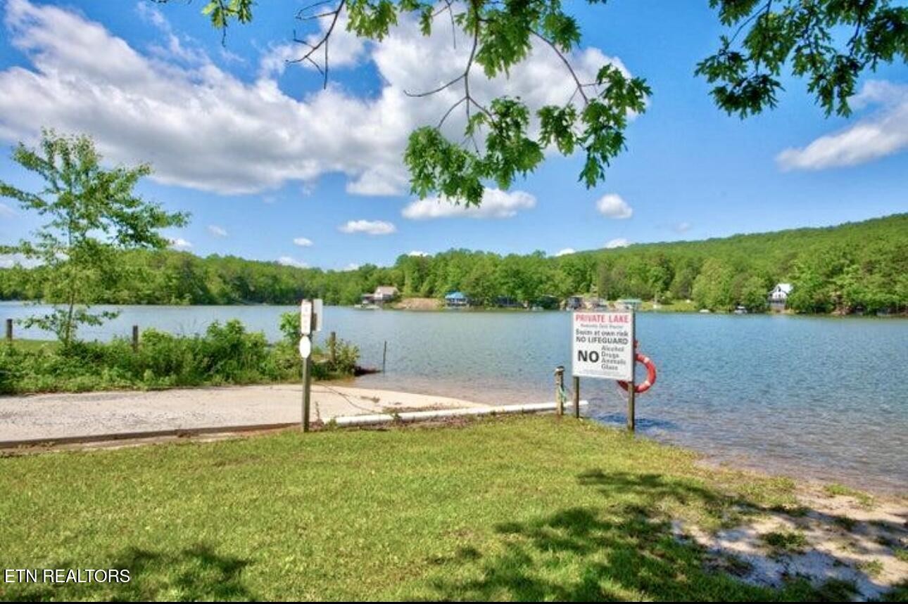 8 Bear Rd Property Photo 7