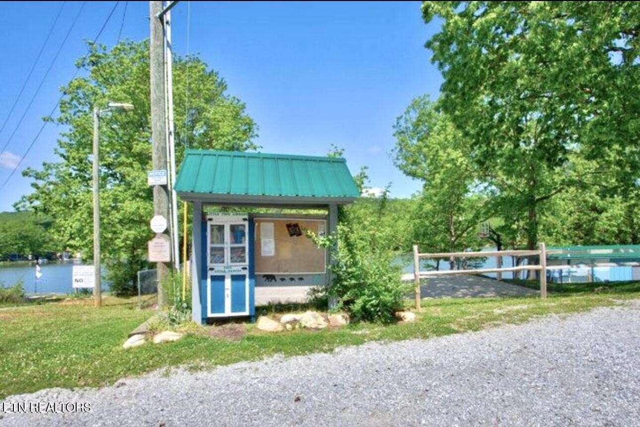 8 Bear Rd Property Photo 10