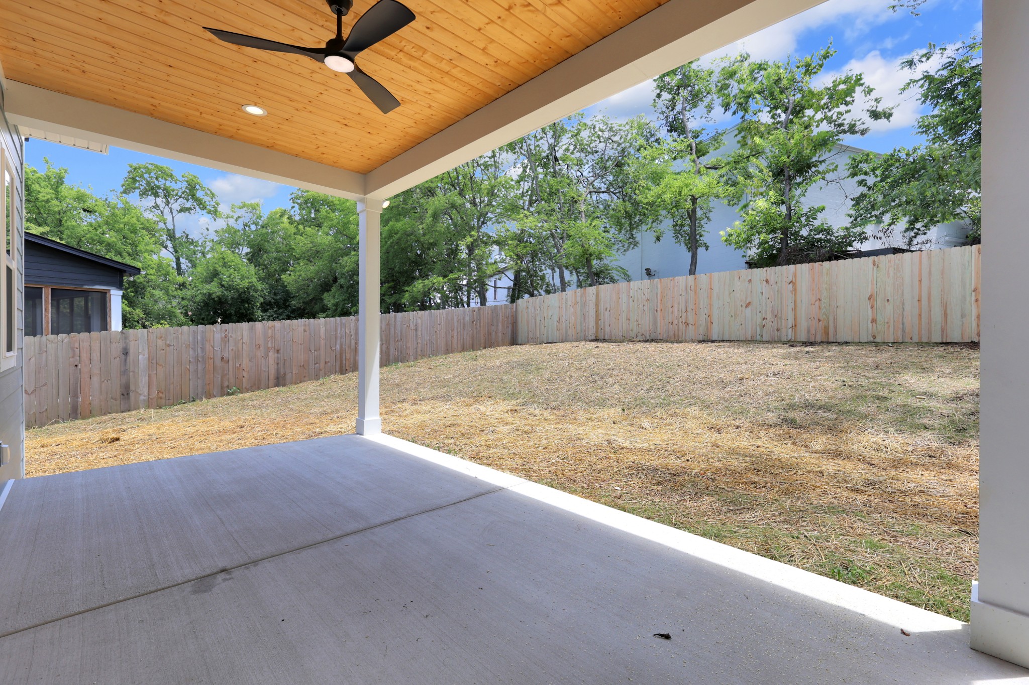 412 E Bend Dr Property Photo 43