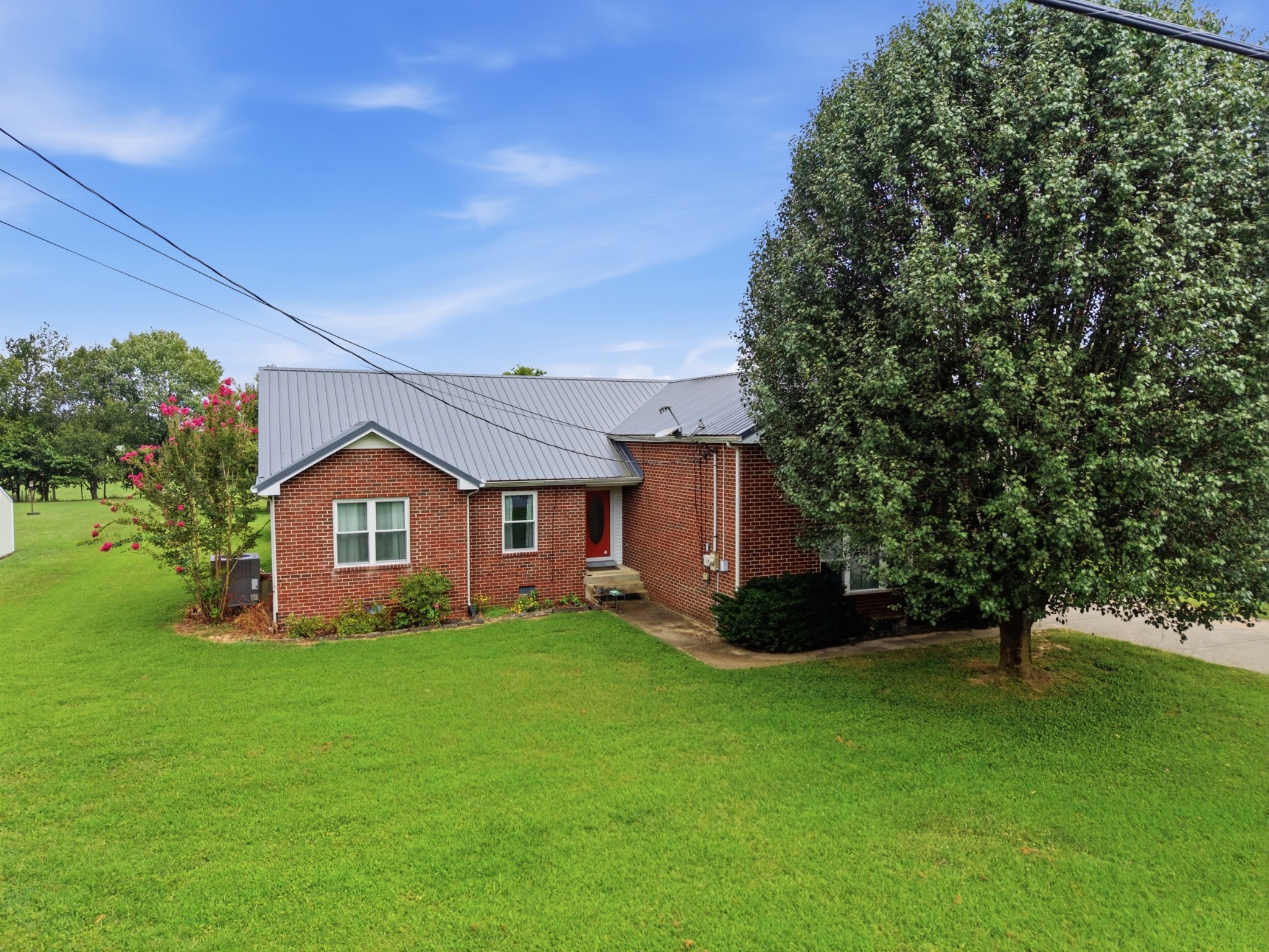 1705 Hunt Ln