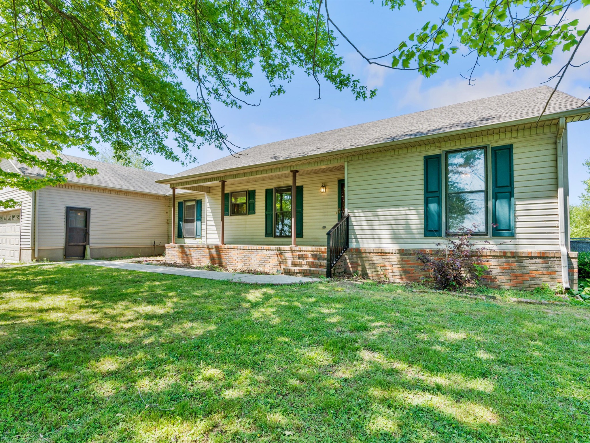 6934 Old Railroad Bed Rd Property Photo 2