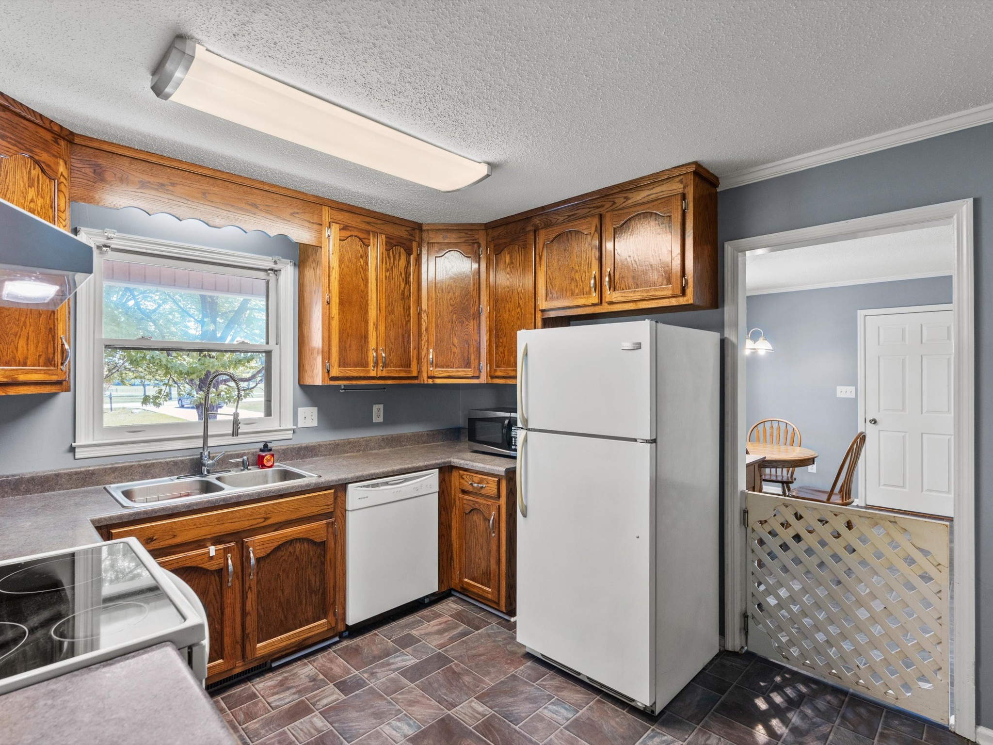 6934 Old Railroad Bed Rd Property Photo 8