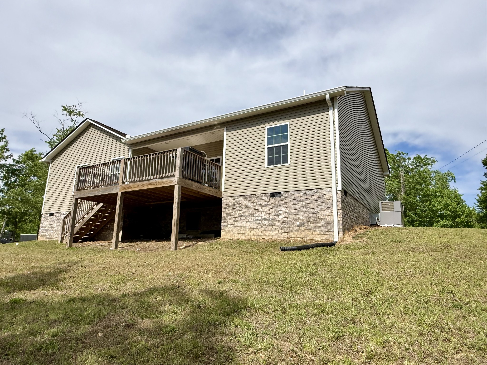 131 Gatlyn Ln Property Photo 2