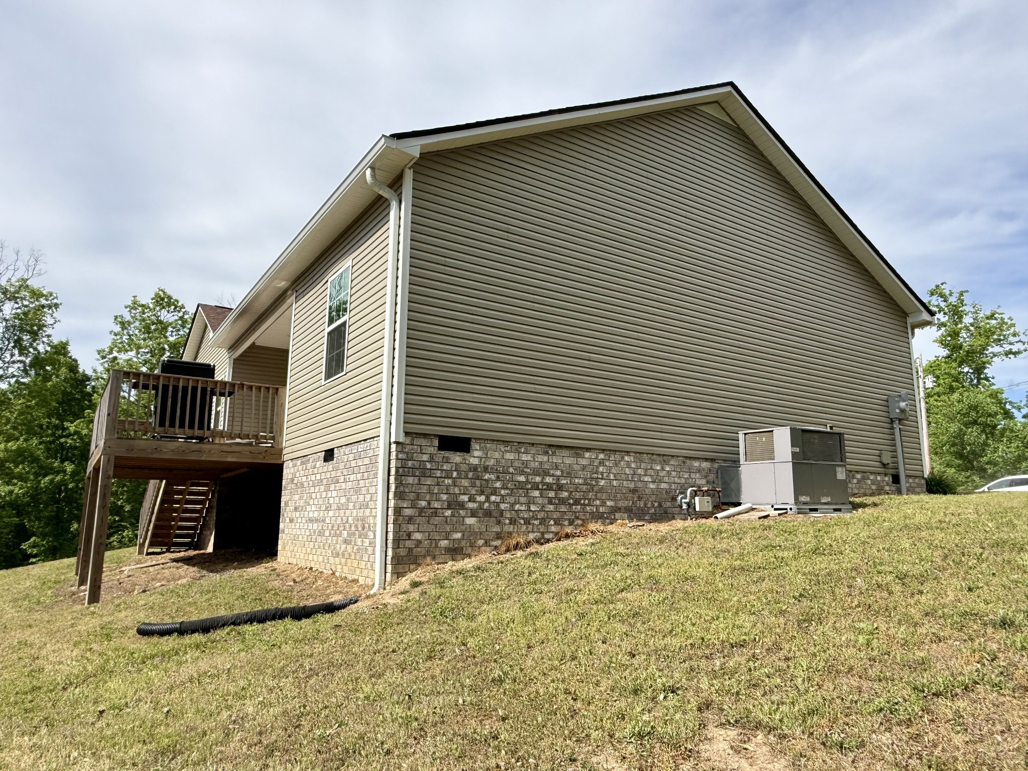 131 Gatlyn Ln Property Photo 3