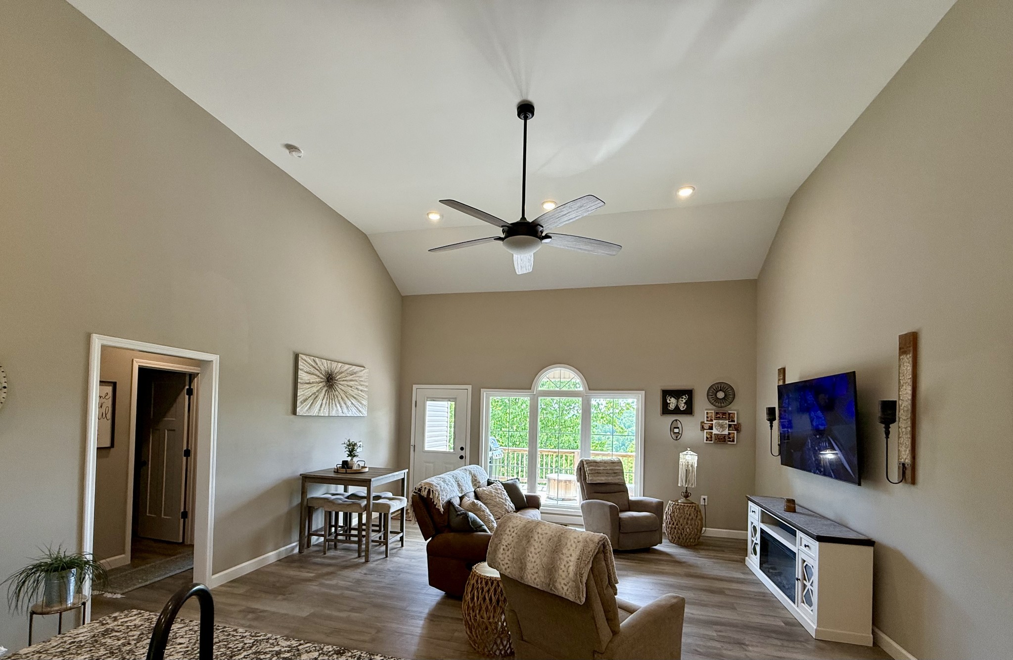 131 Gatlyn Ln Property Photo 40