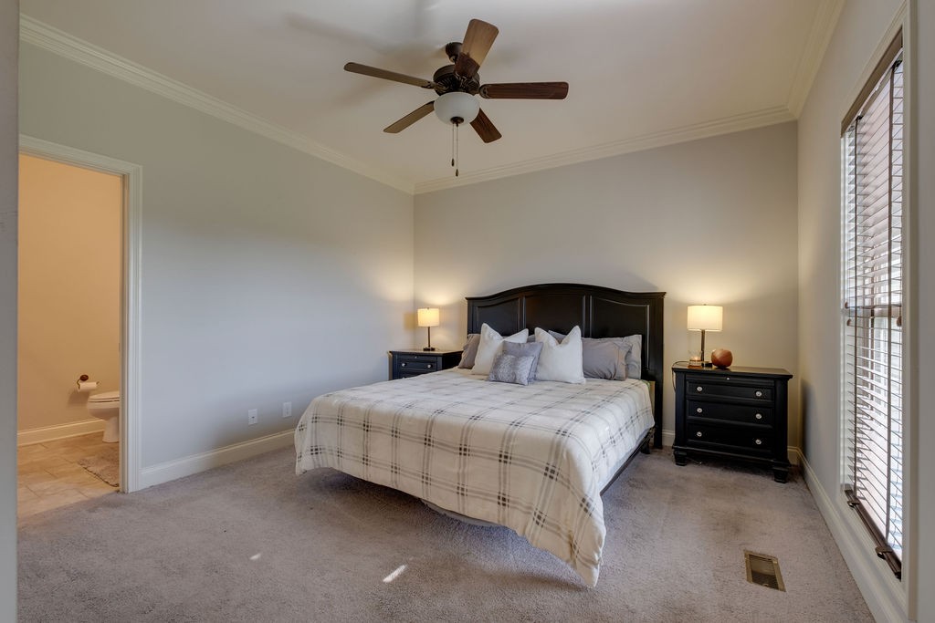902 Larkspur Ln Property Photo 31