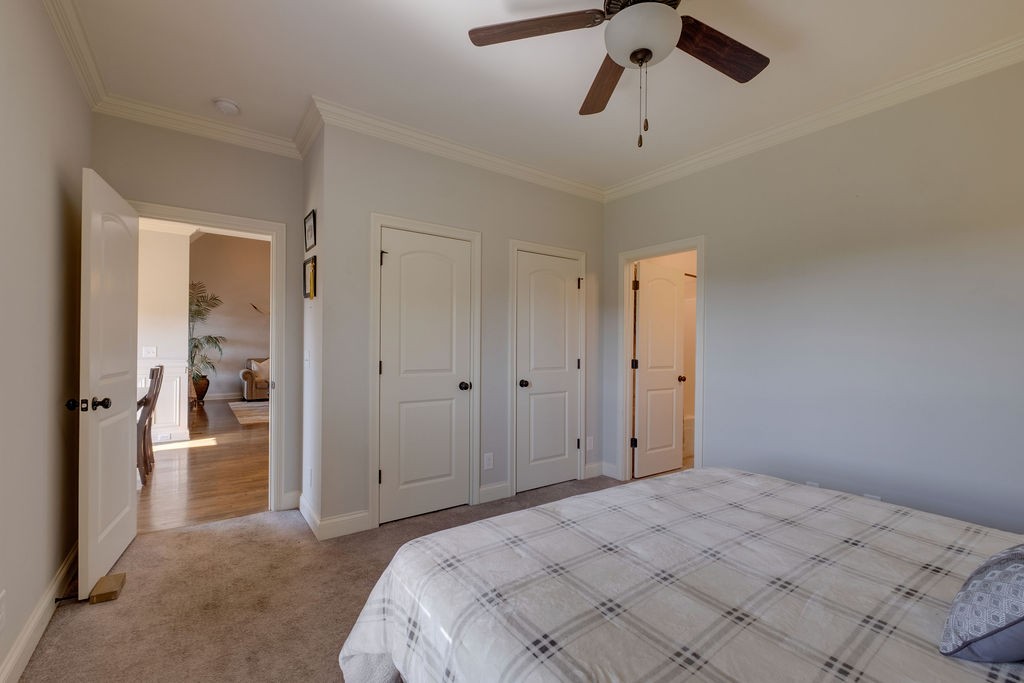 902 Larkspur Ln Property Photo 32