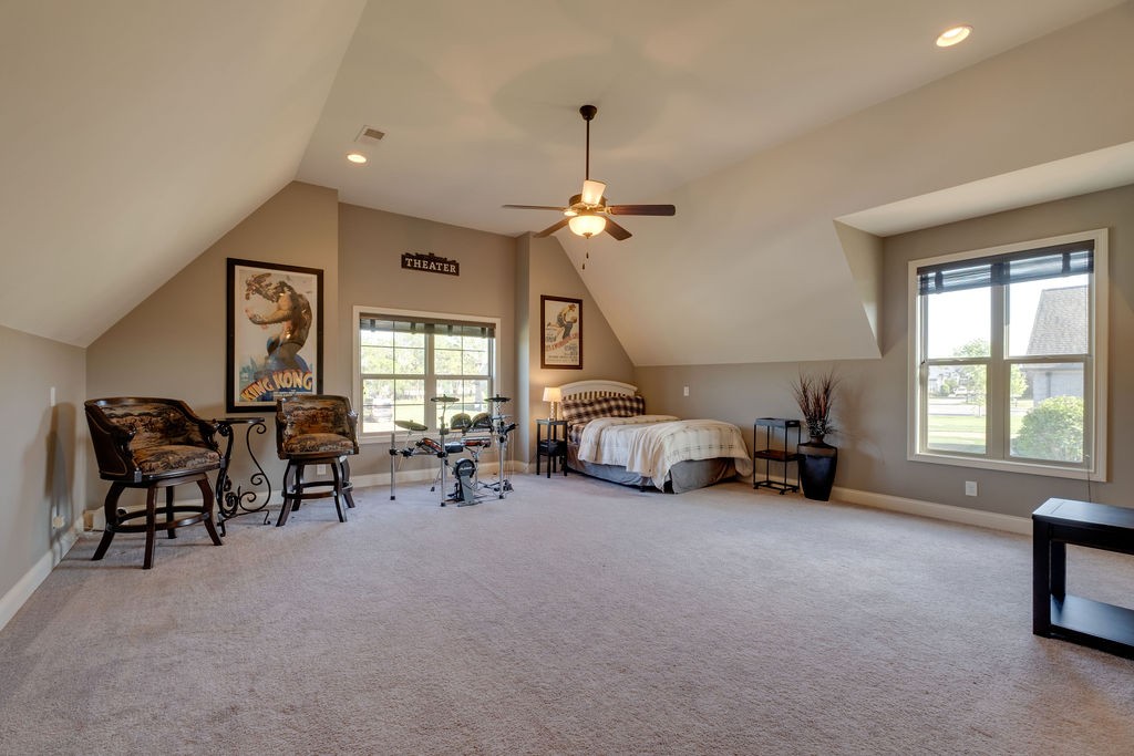 902 Larkspur Ln Property Photo 46